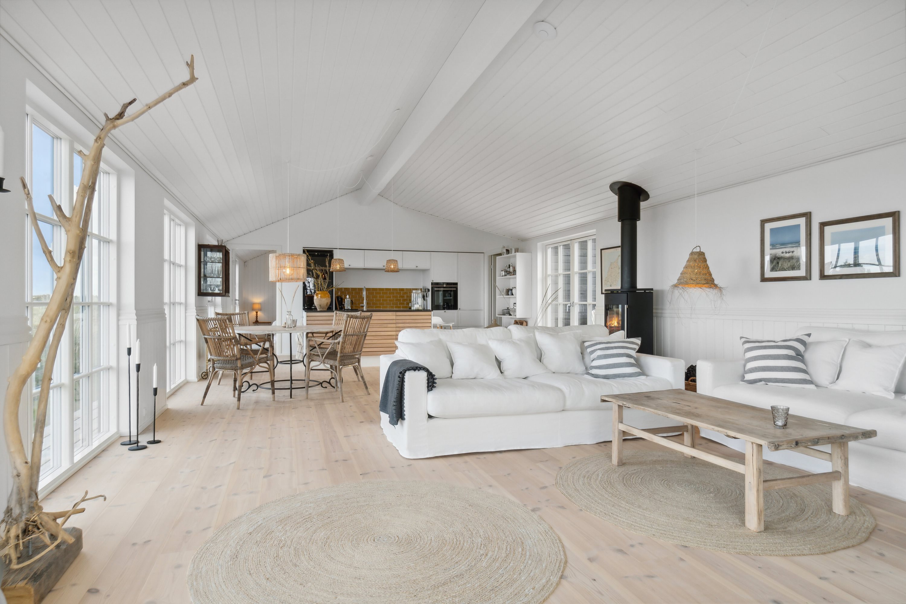 Miniaturebillede 2: stue. Billede af Abelvej 7, Tversted, 9881 Bindslev