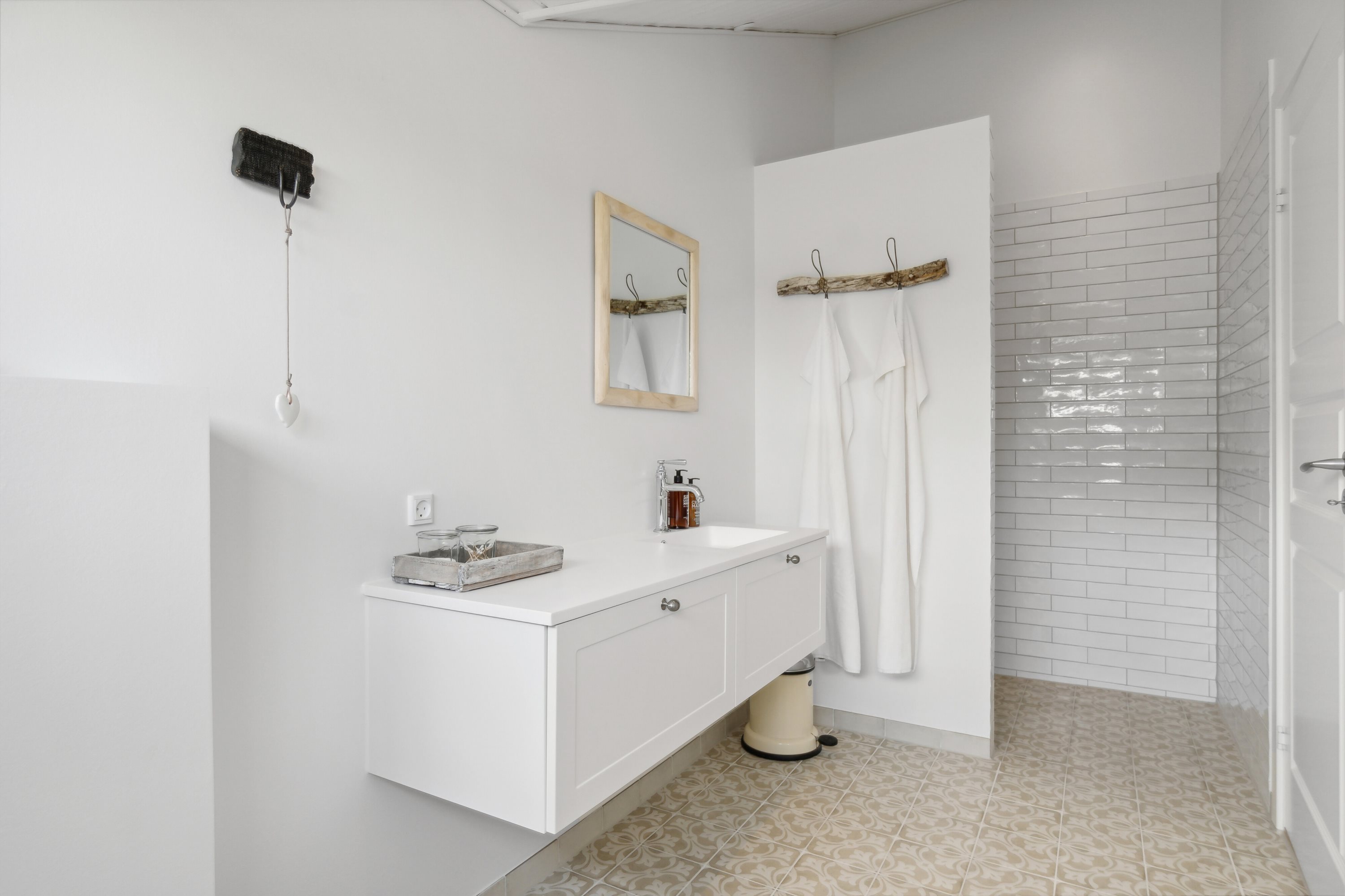 Fremhævet badeværelse billede i fuldskærmstilstand. Billede af Abelvej 7, Tversted, 9881 Bindslev