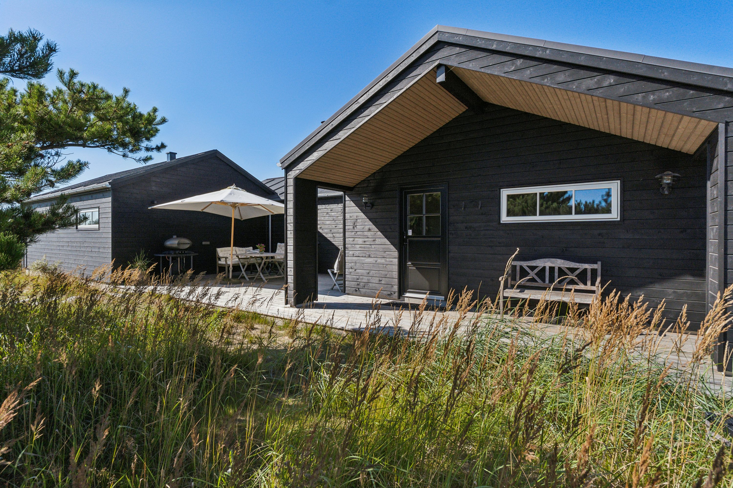 Fremhævet set fra haven billede i fuldskærmstilstand. Billede af Abelvej 7, Tversted, 9881 Bindslev