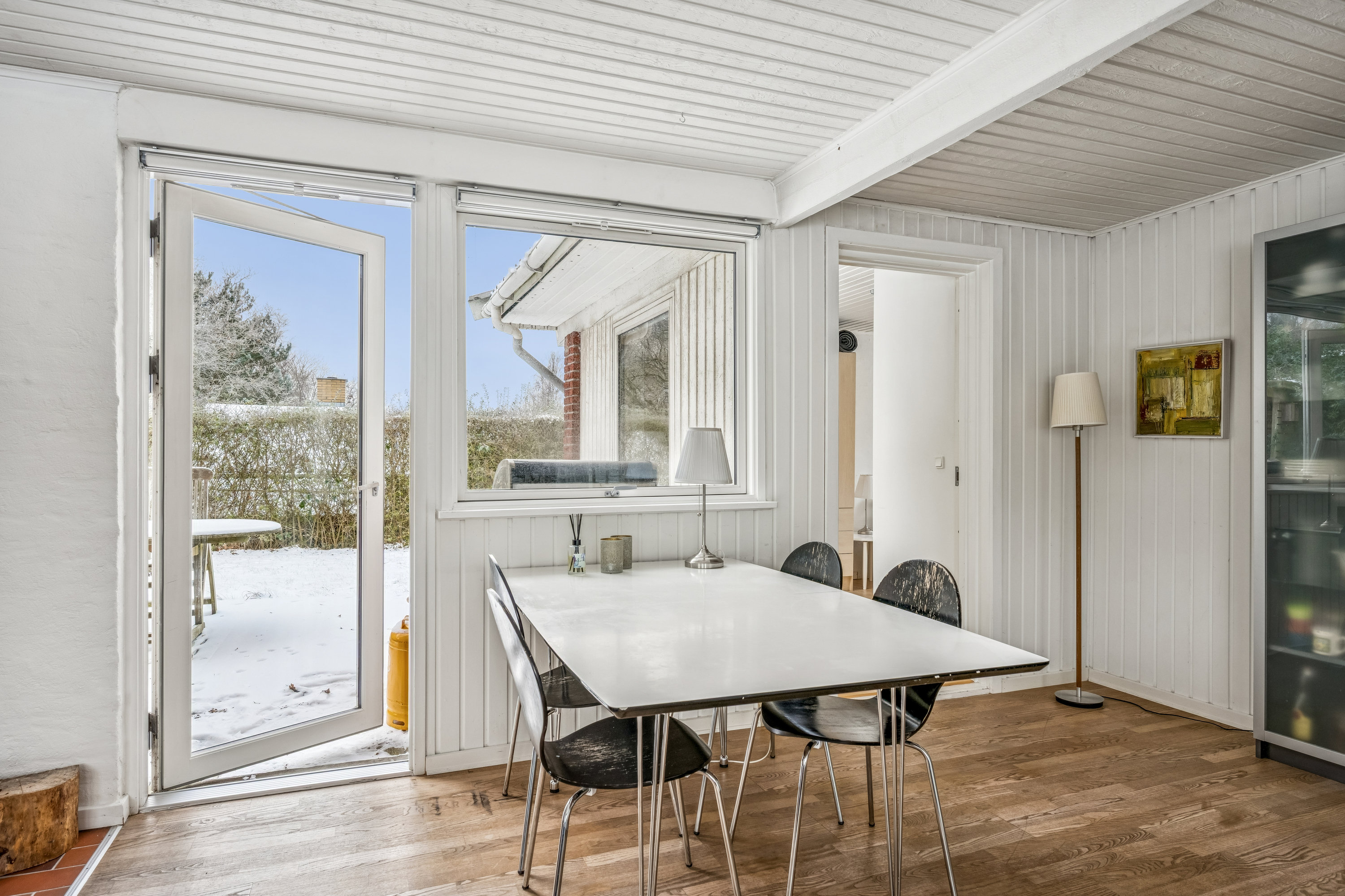 Fremhævet stue billede i fuldskærmstilstand. Billede af Skovskadevej 18, Skelhøje Plantage, 8400 Ebeltoft