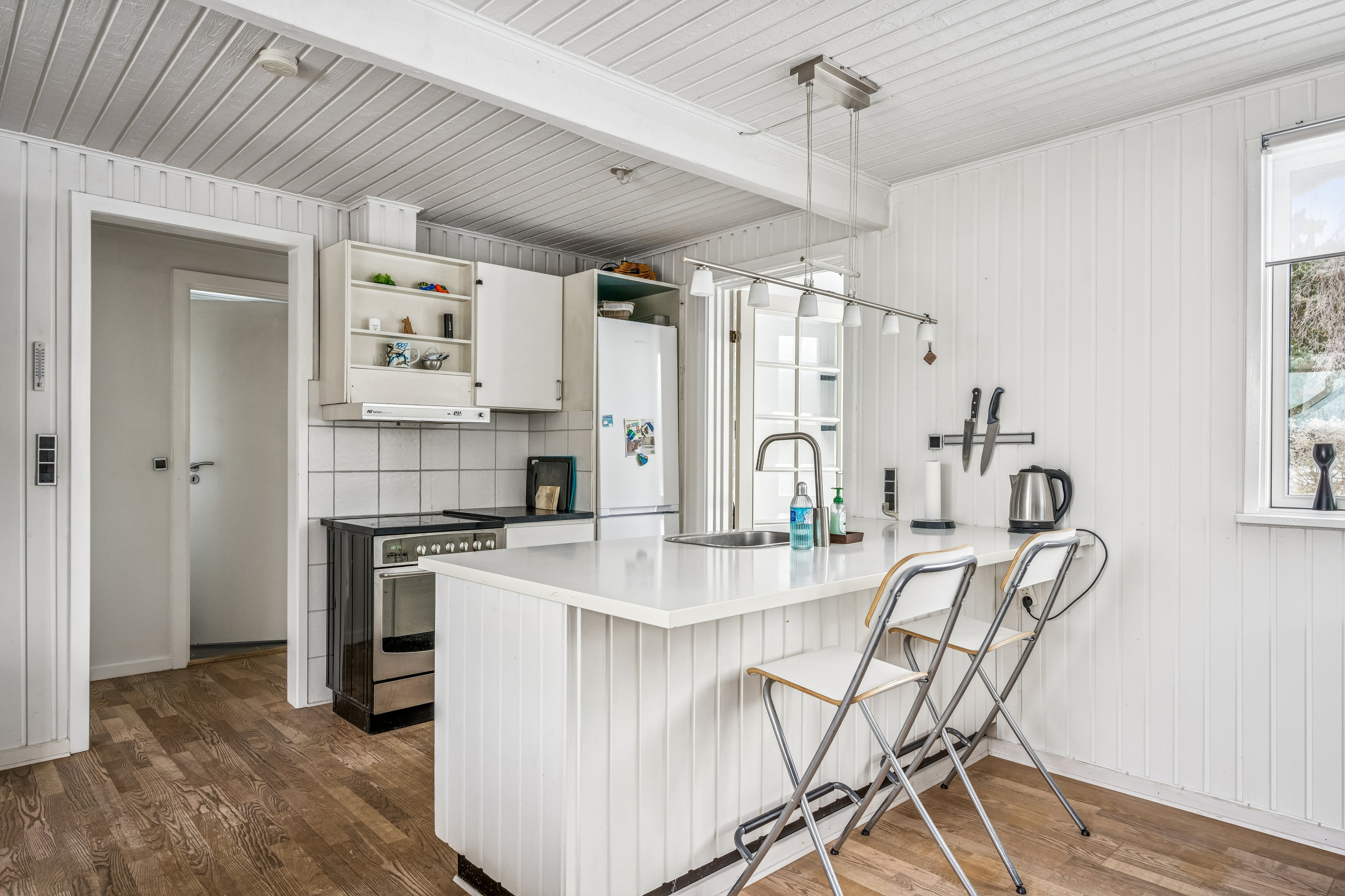 Fremhævet køkken billede i fuldskærmstilstand. Billede af Skovskadevej 18, Skelhøje Plantage, 8400 Ebeltoft