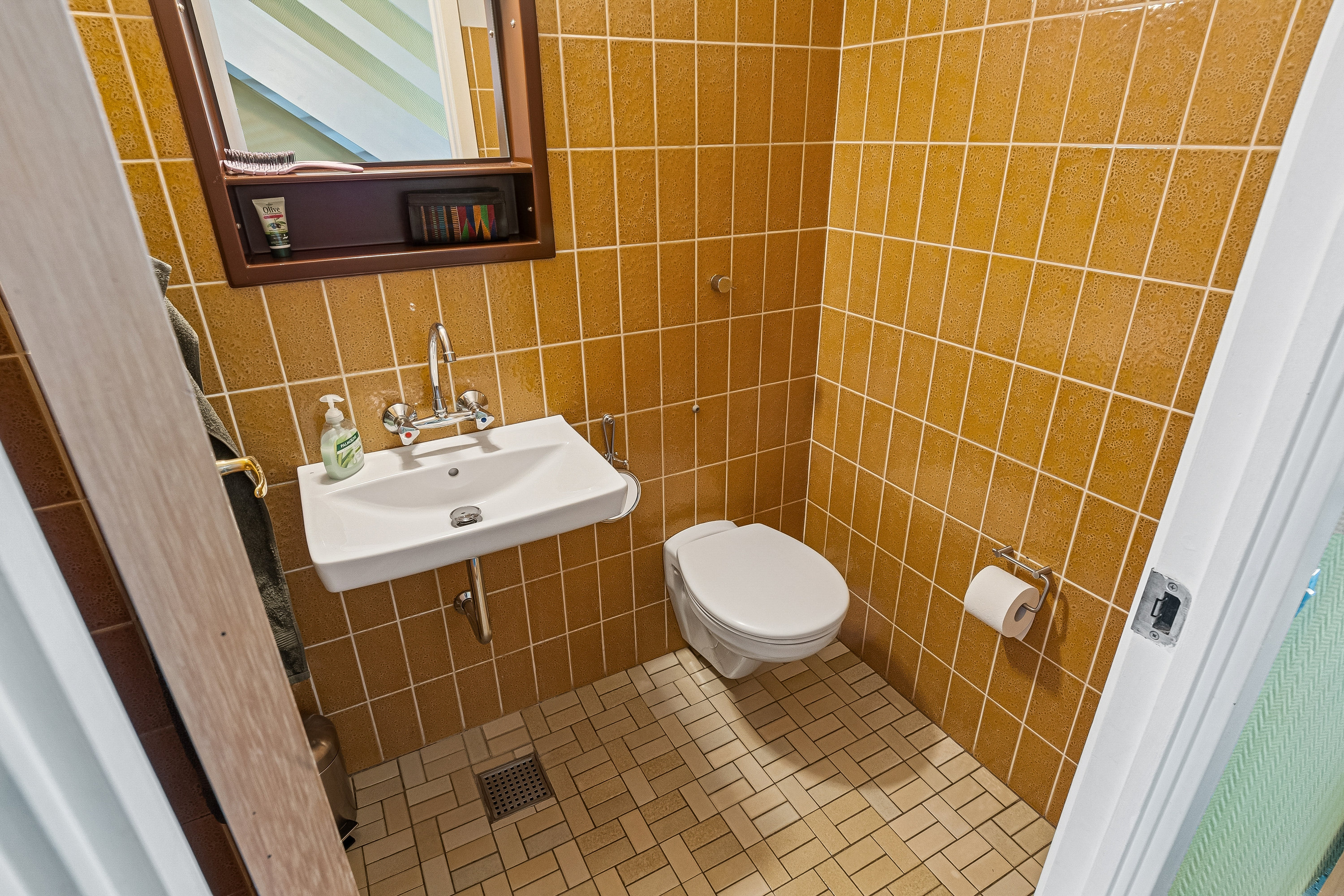 Fremhævet badeværelse billede i fuldskærmstilstand. Billede af Fælleddiget 25, 2300 København S