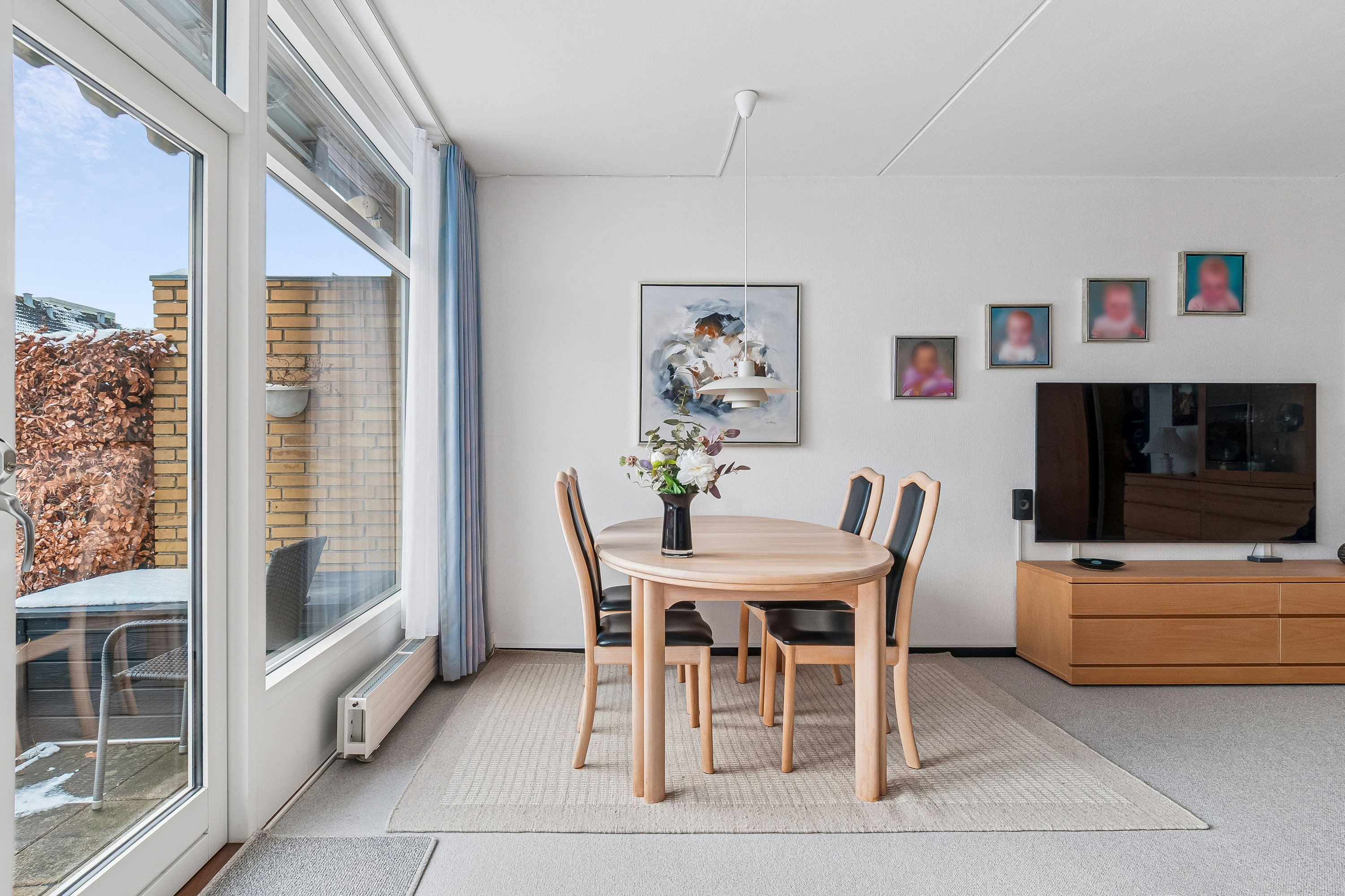 Fremhævet stue billede i fuldskærmstilstand. Billede af Fælleddiget 25, 2300 København S