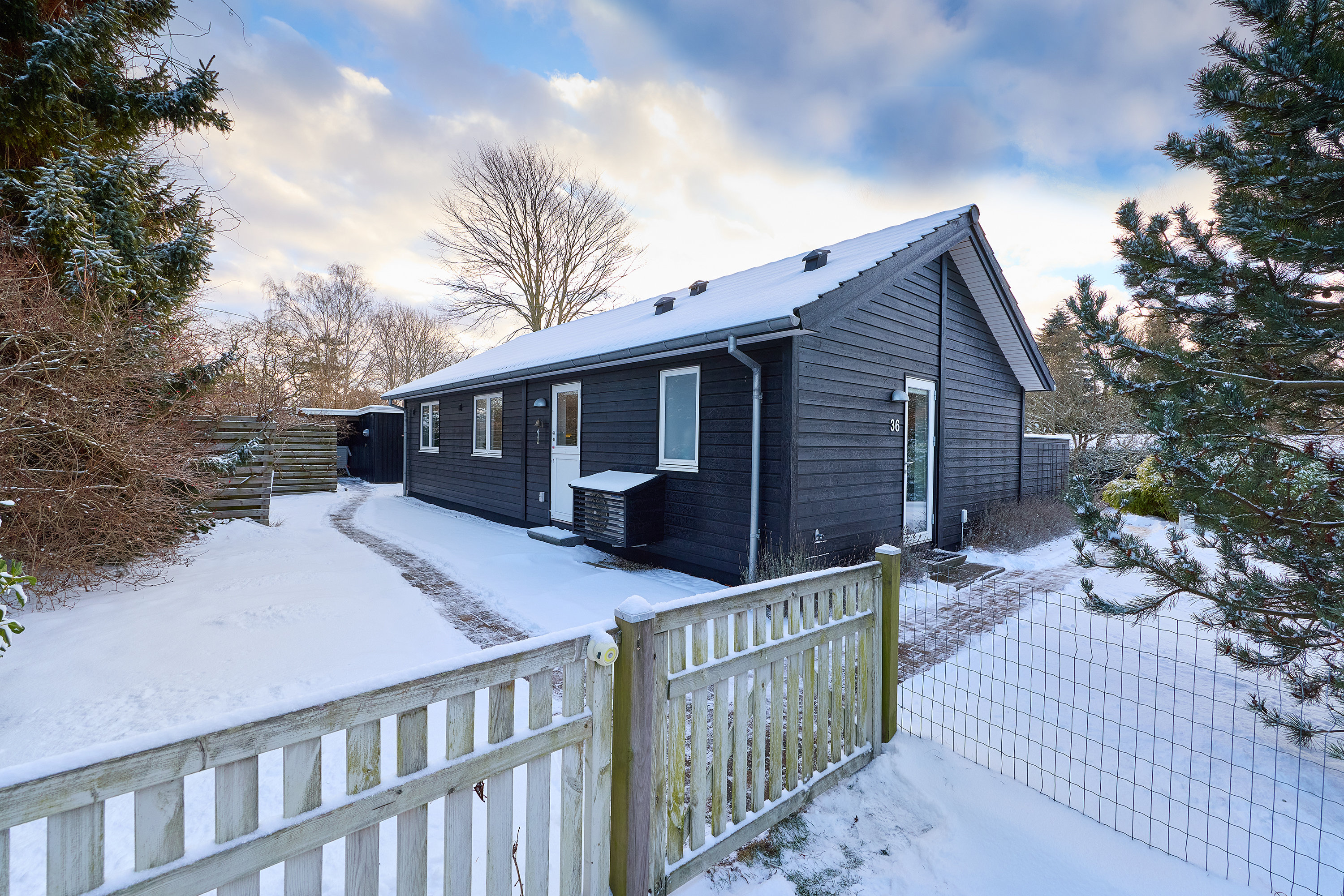 Fremhævet ejendommen billede i fuldskærmstilstand. Billede af Hyrdevænget 36, Bonderup, 3250 Gilleleje