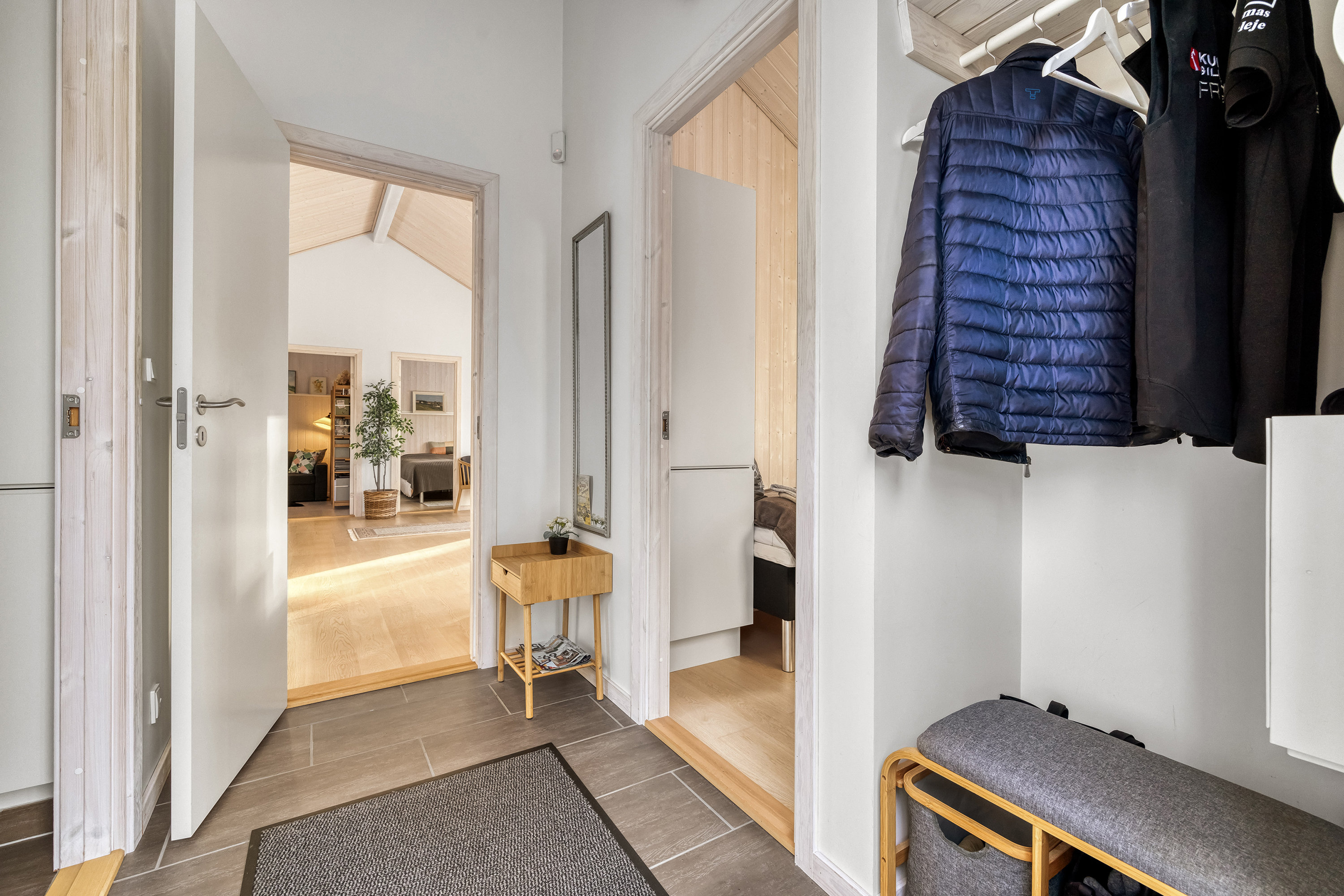 Fremhævet entré billede i fuldskærmstilstand. Billede af Hyrdevænget 36, Bonderup, 3250 Gilleleje