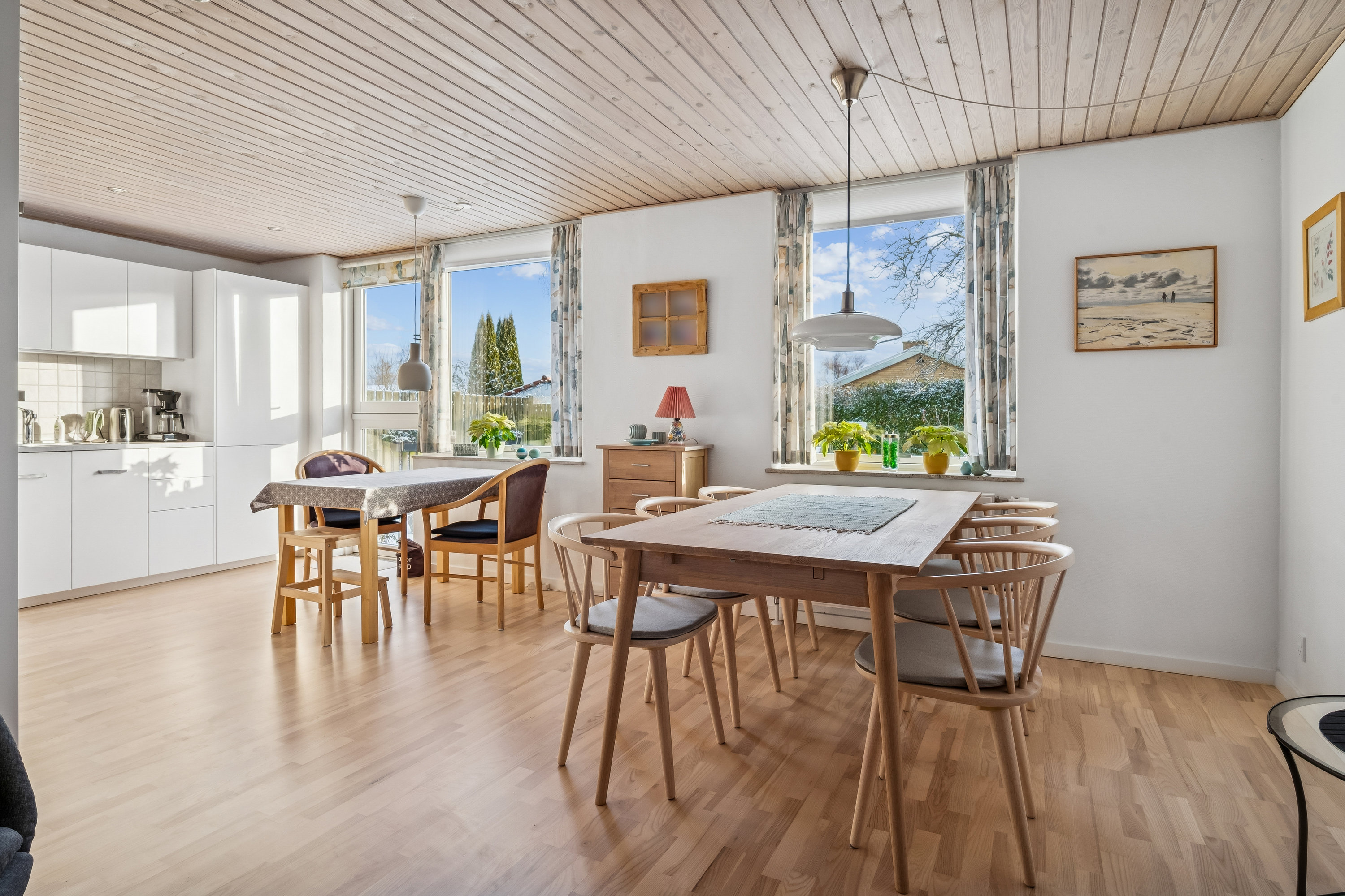 Fremhævet stue billede i fuldskærmstilstand. Billede af Hanstholmvej 18, 8250 Egå