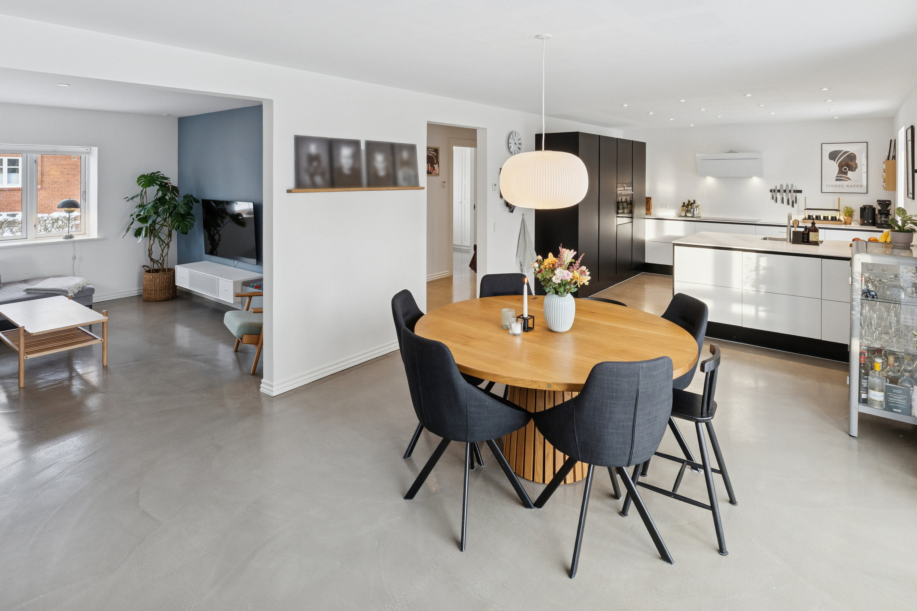 Fremhævet spisestue billede i fuldskærmstilstand. Billede af Lars Dyrskjøts Vej 25, 9800 Hjørring