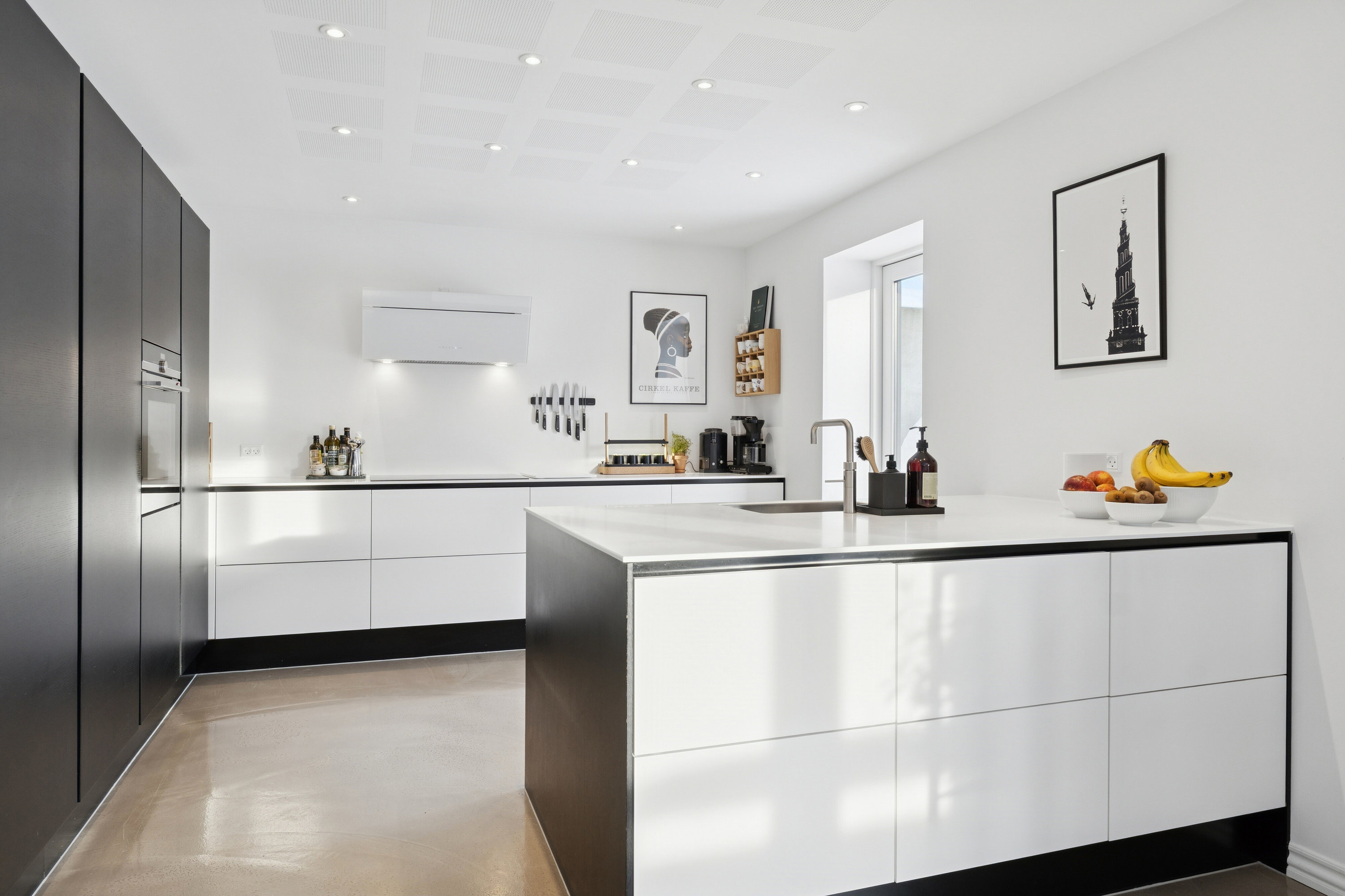 Fremhævet køkken billede i fuldskærmstilstand. Billede af Lars Dyrskjøts Vej 25, 9800 Hjørring