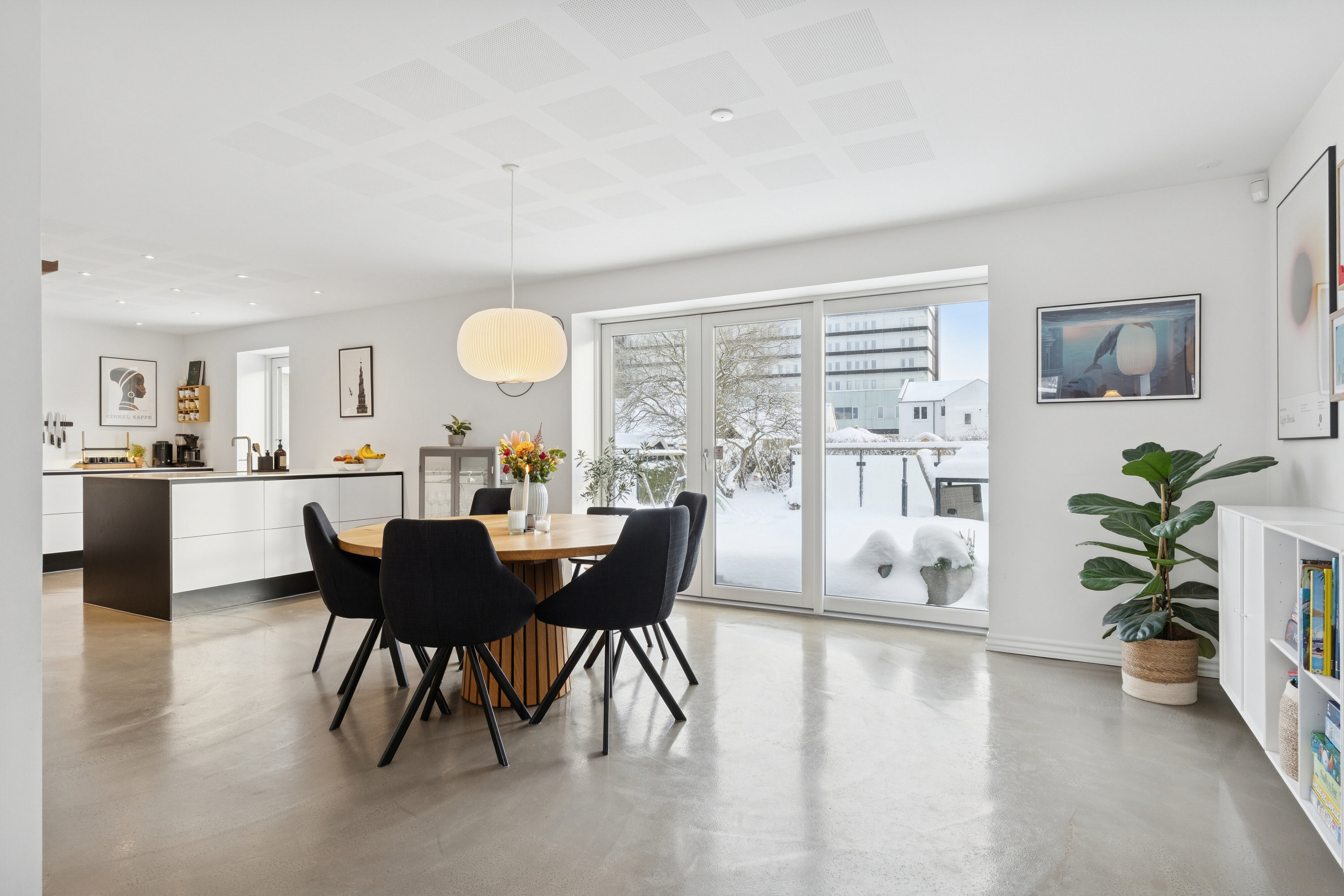 Fremhævet spisestue billede i fuldskærmstilstand. Billede af Lars Dyrskjøts Vej 25, 9800 Hjørring