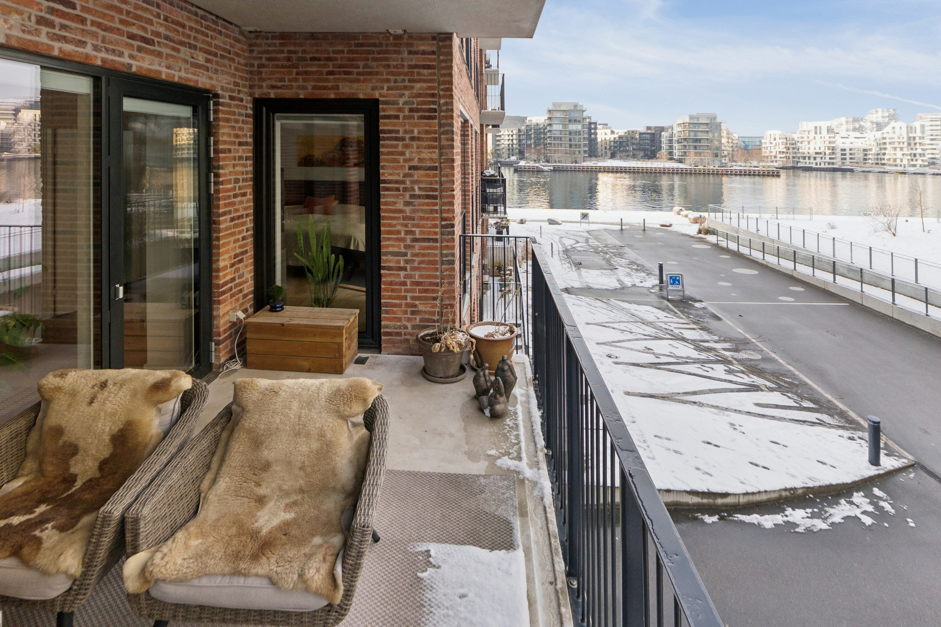 Fremhævet altan billede i fuldskærmstilstand. Billede af Islands Brygge 40, 1. tv., 2300 København S