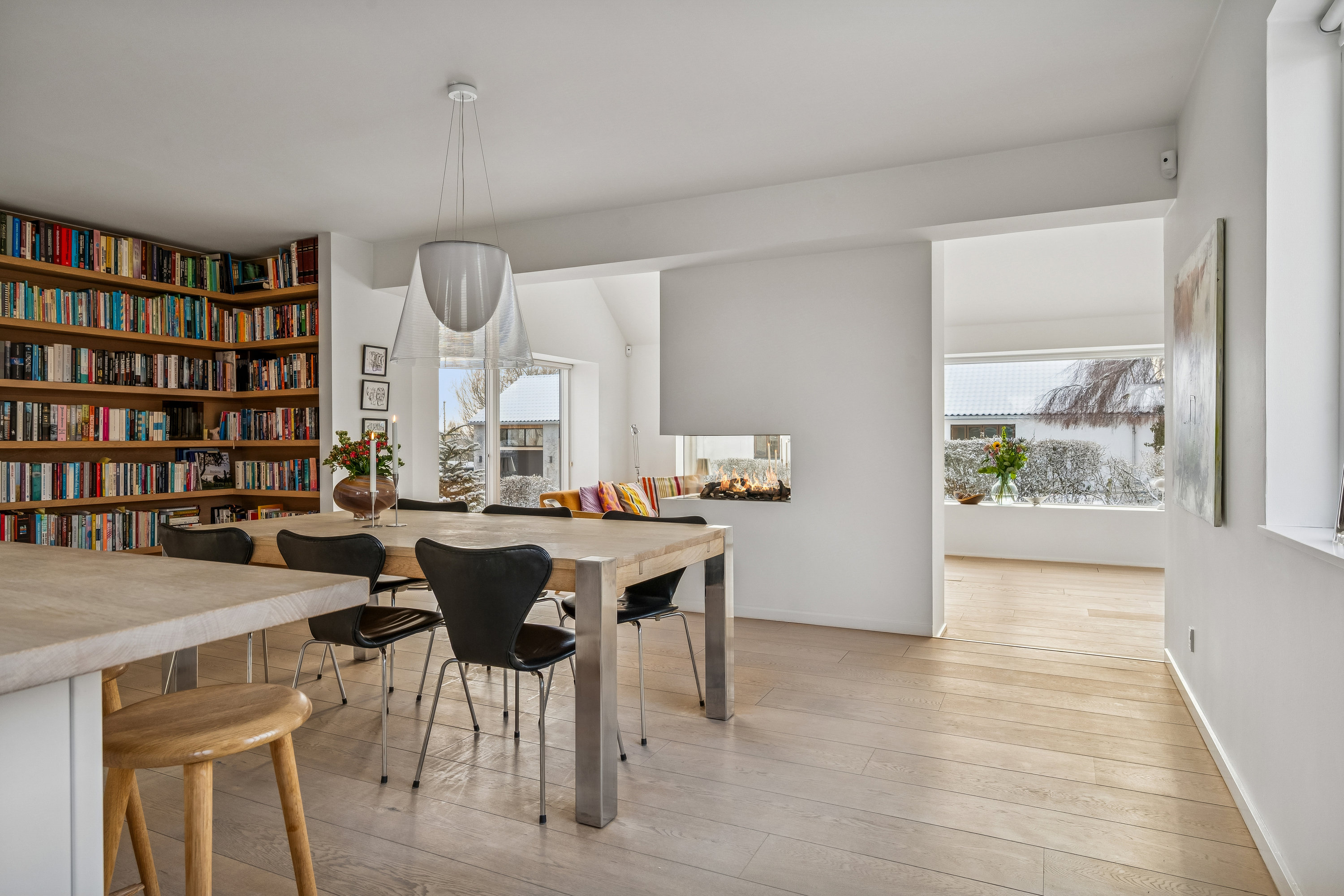 Fremhævet stue billede i fuldskærmstilstand. Billede af Rolsøvej 18, 8240 Risskov