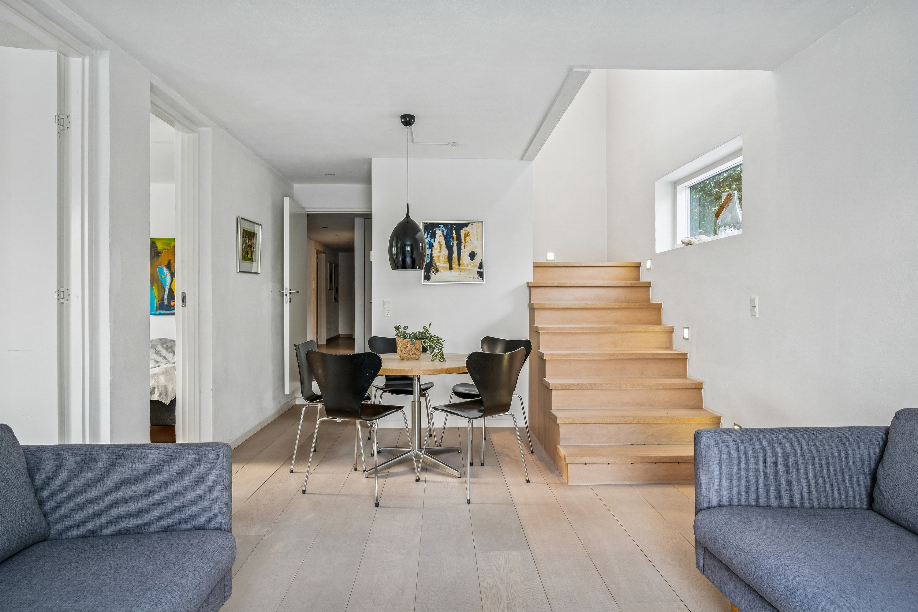 Fremhævet stue billede i fuldskærmstilstand. Billede af Rolsøvej 18, 8240 Risskov