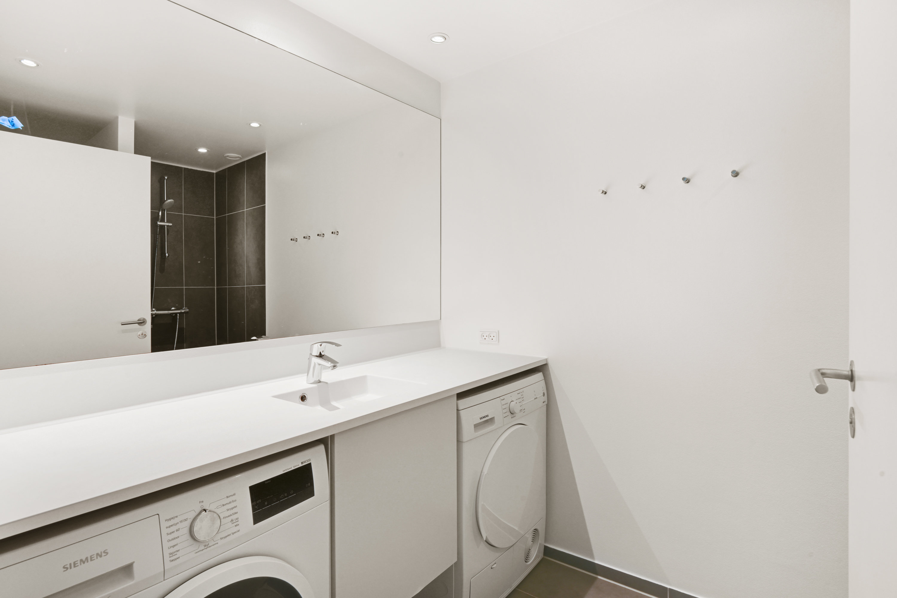 Fremhævet andet billede i fuldskærmstilstand. Billede af C.F. Møllers Allé 98, st.. th., 2300 København S