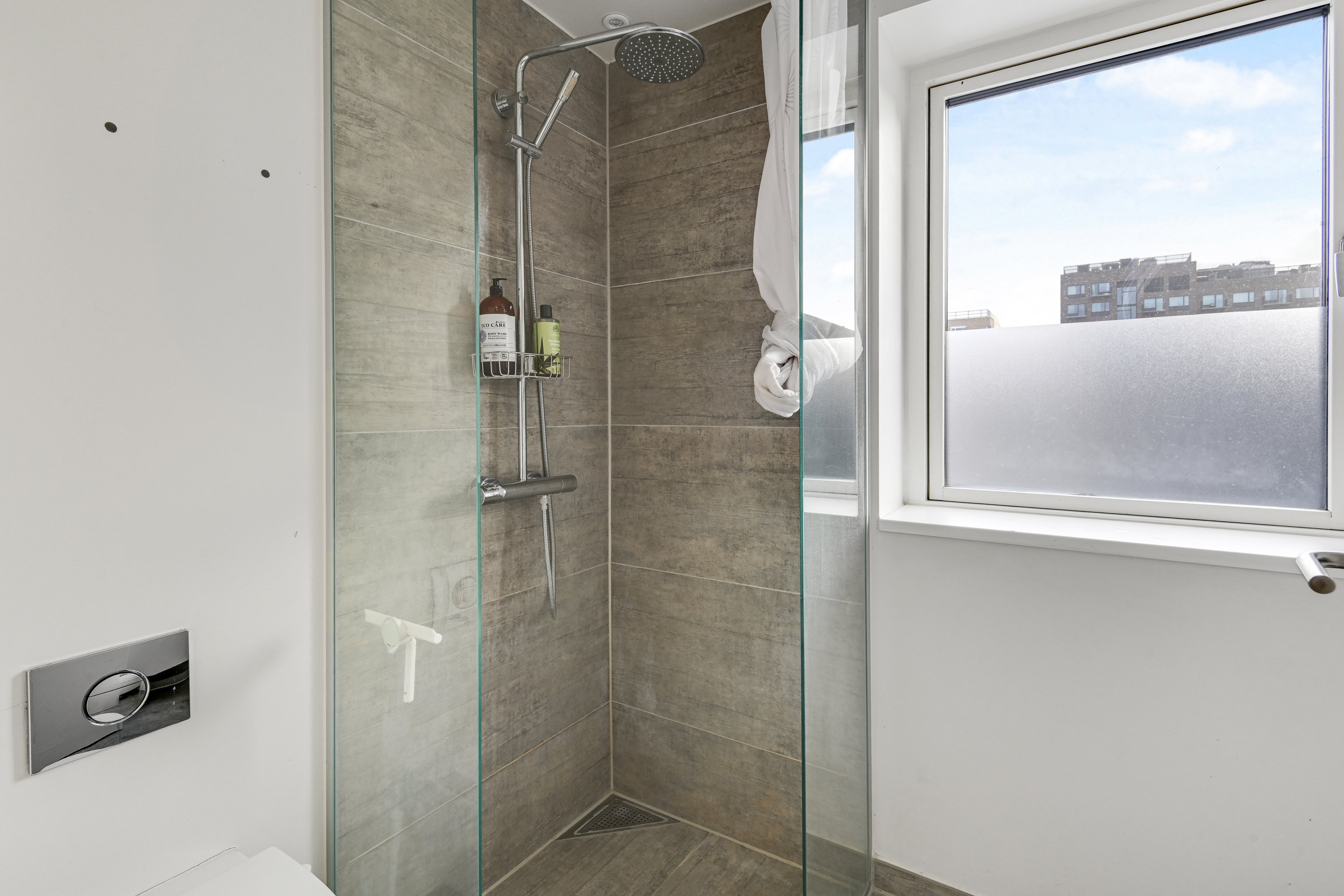 Fremhævet andet billede i fuldskærmstilstand. Billede af Robert Jacobsens Vej 14K, 2300 København S