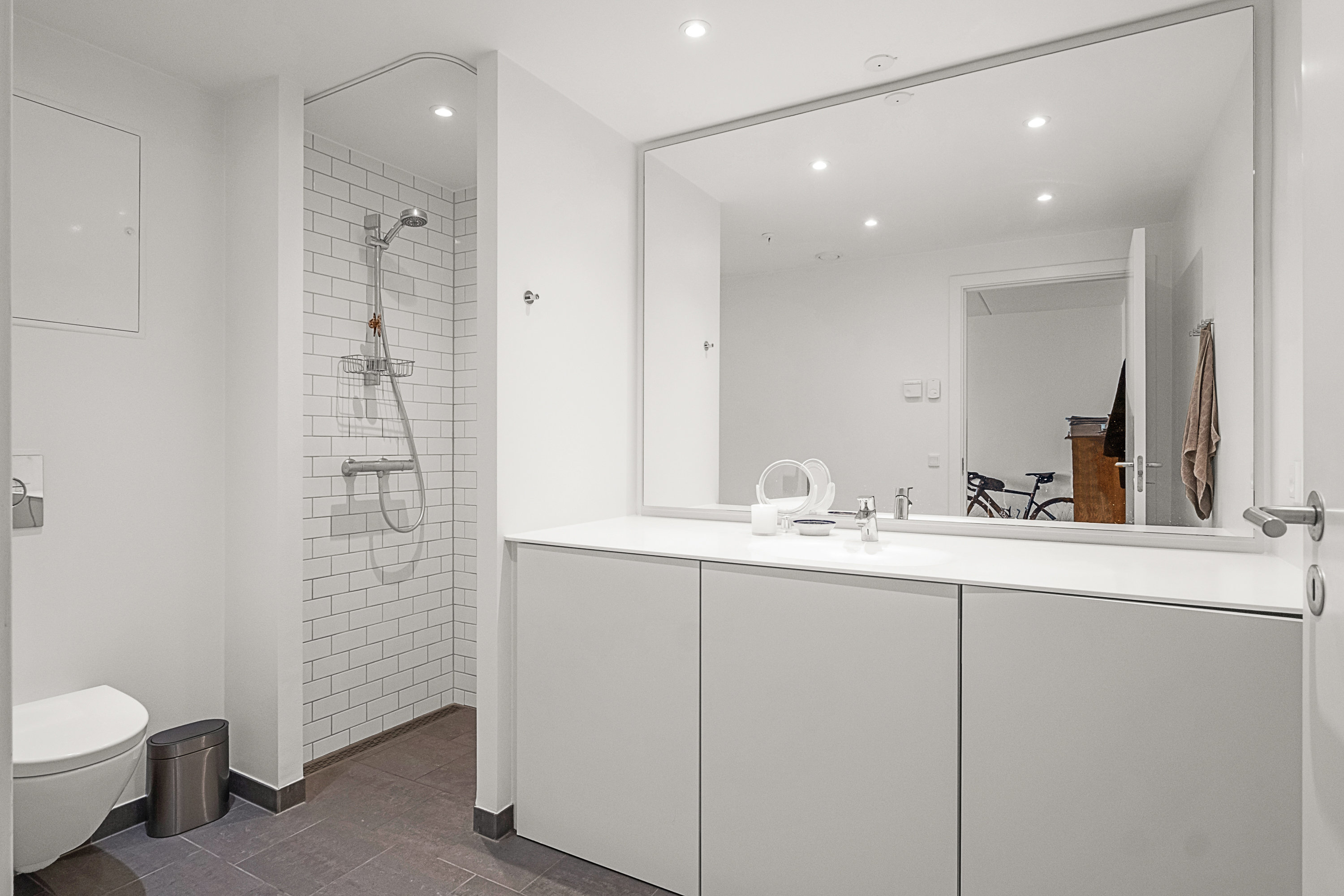 Fremhævet badeværelse billede i fuldskærmstilstand. Billede af Irma Pedersens Gade 25, 4. 3., 8000 Aarhus C