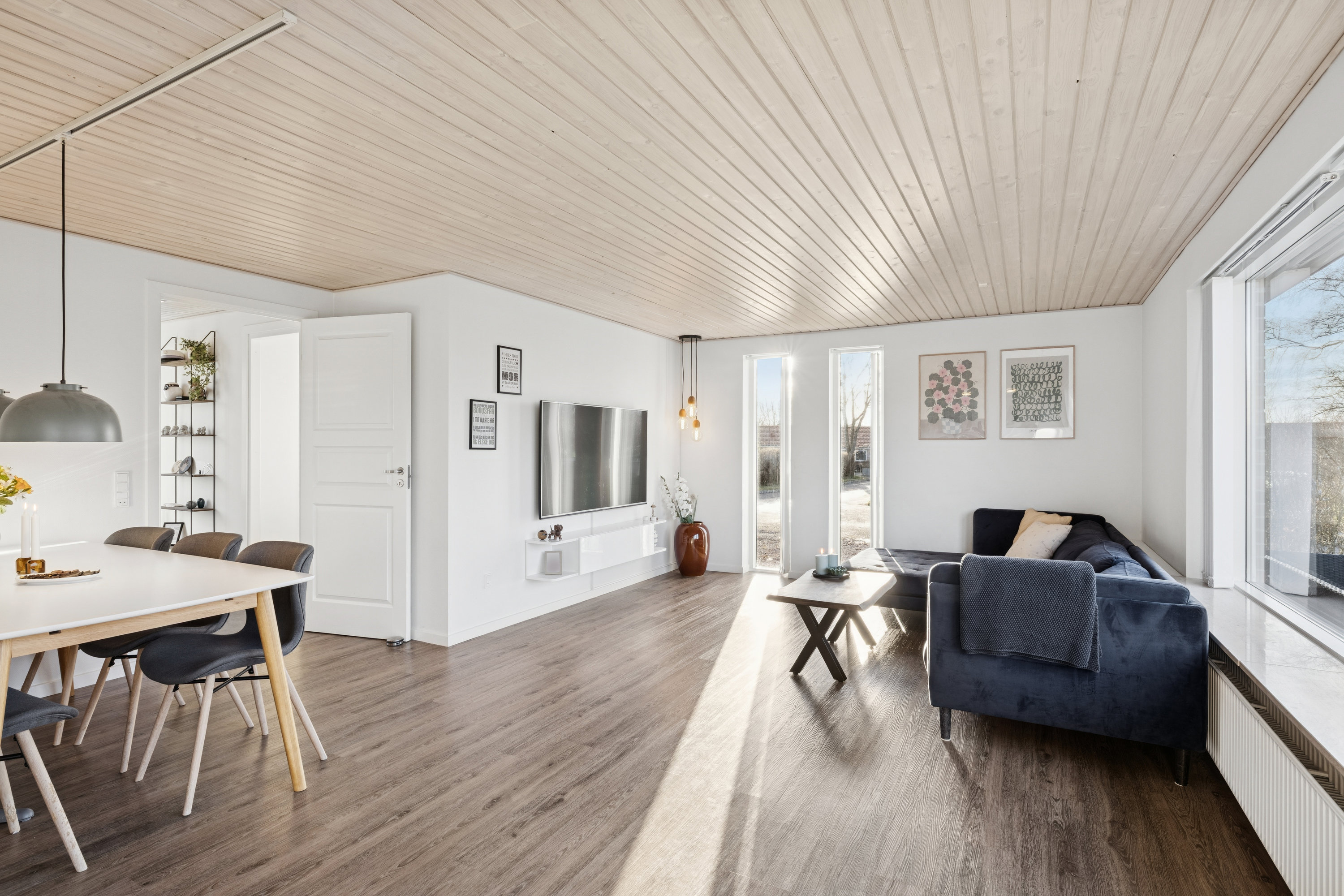 Fremhævet stue billede i fuldskærmstilstand. Billede af Veldsparken 64, Ørum, 8830 Tjele