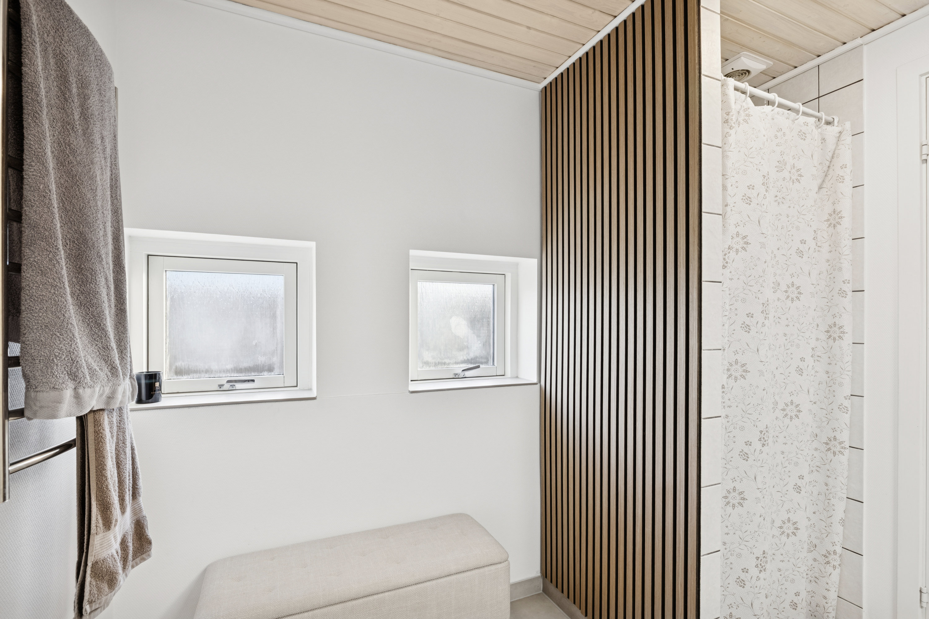 Fremhævet badeværelse billede i fuldskærmstilstand. Billede af Veldsparken 64, Ørum, 8830 Tjele