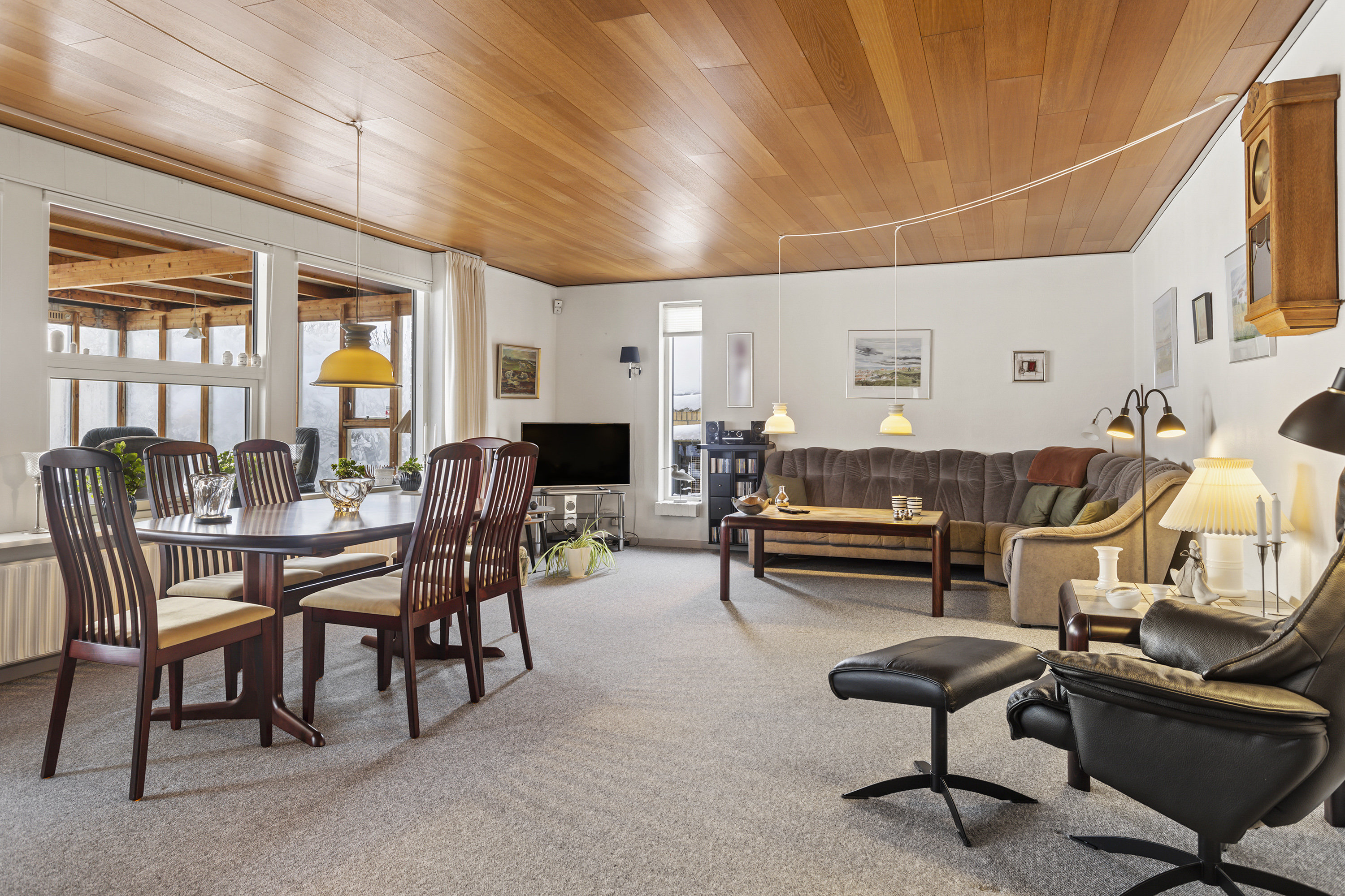 Fremhævet stue billede i fuldskærmstilstand. Billede af Asgård 14, 9700 Brønderslev