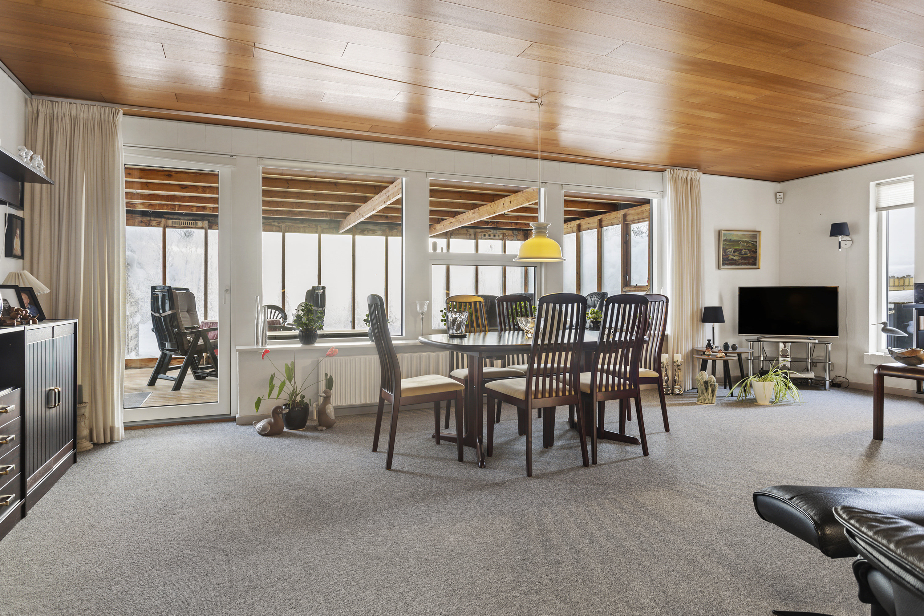 Fremhævet stue billede i fuldskærmstilstand. Billede af Asgård 14, 9700 Brønderslev