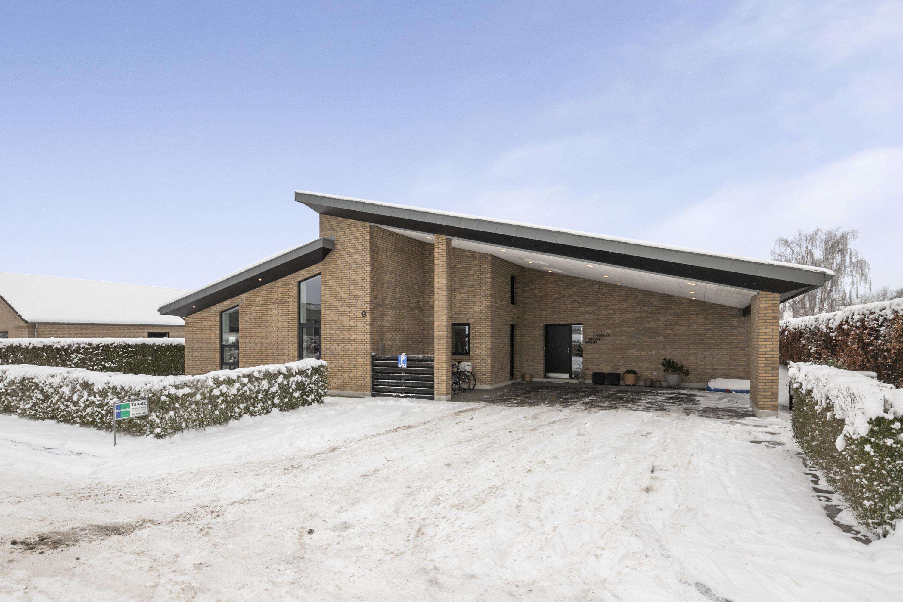 Fremhævet facade billede i fuldskærmstilstand. Billede af Torngårdsallé 9, 9440 Aabybro