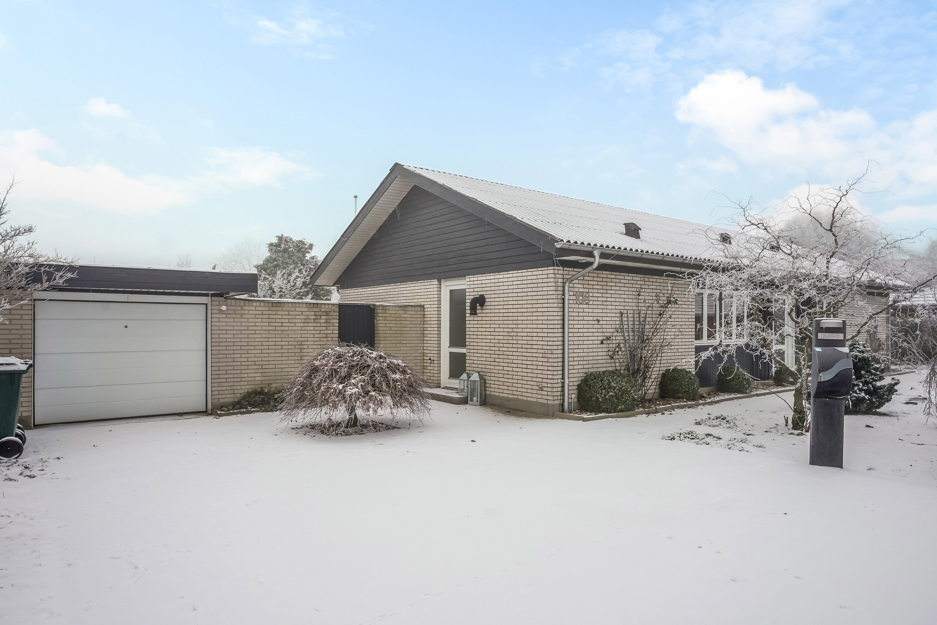 Fremhævet ejendommen billede i fuldskærmstilstand. Billede af Egevænget 108, 7190 Billund