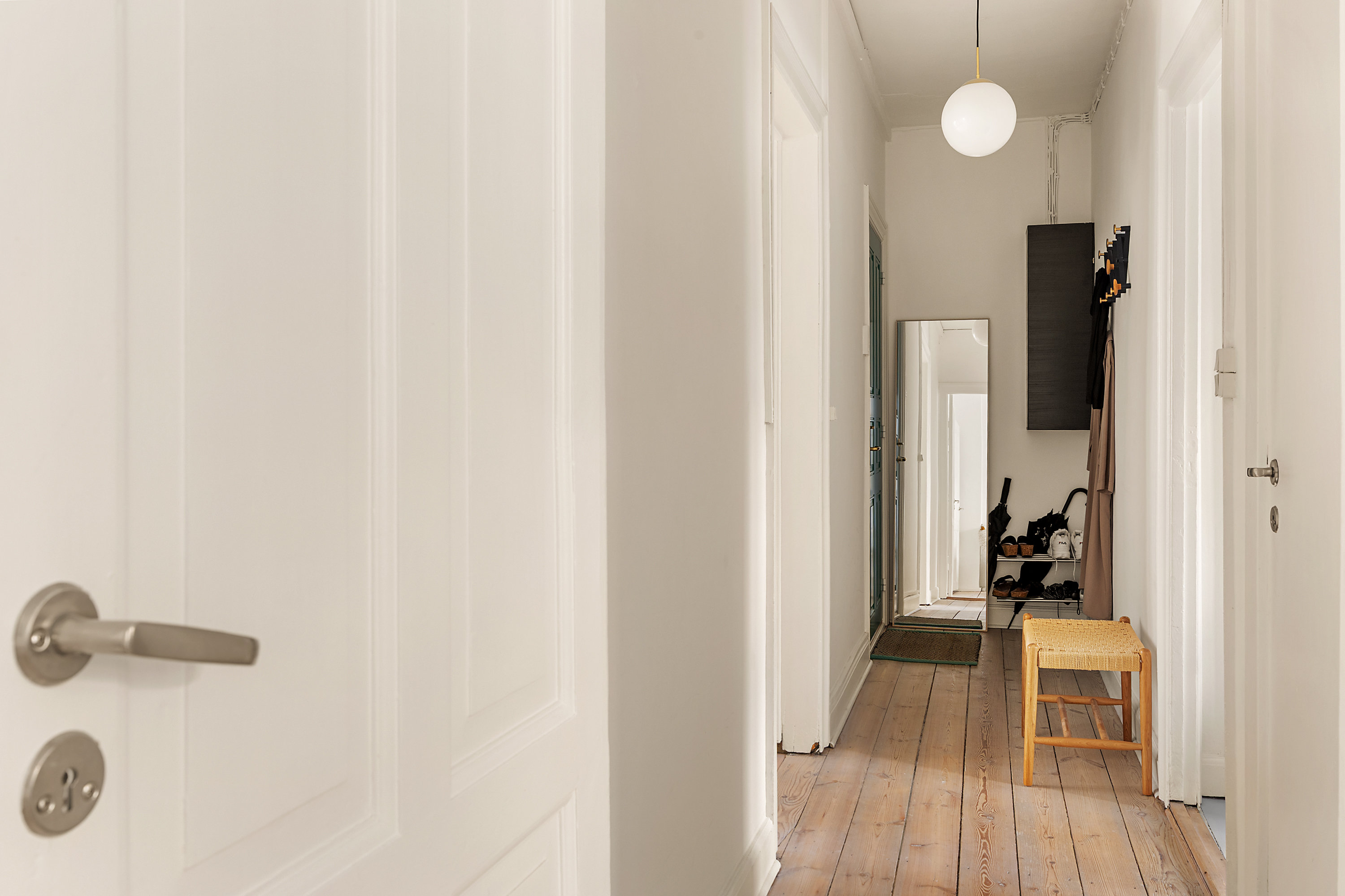 Fremhævet entré billede i fuldskærmstilstand. Billede af Burmeistersgade 1C, 2. th., 1429 København K