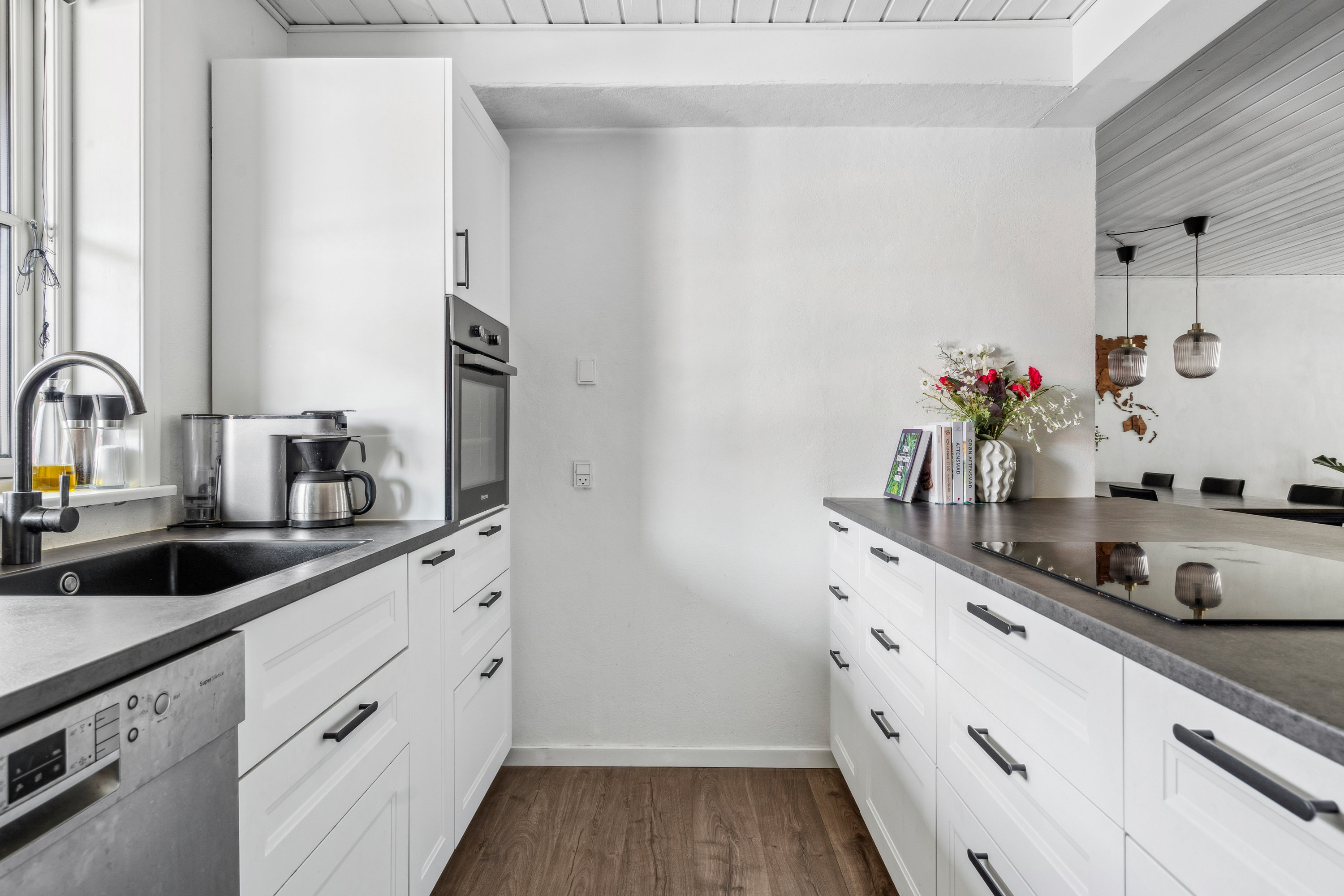 Fremhævet køkken billede i fuldskærmstilstand. Billede af Dronningensgade 25A, 9800 Hjørring