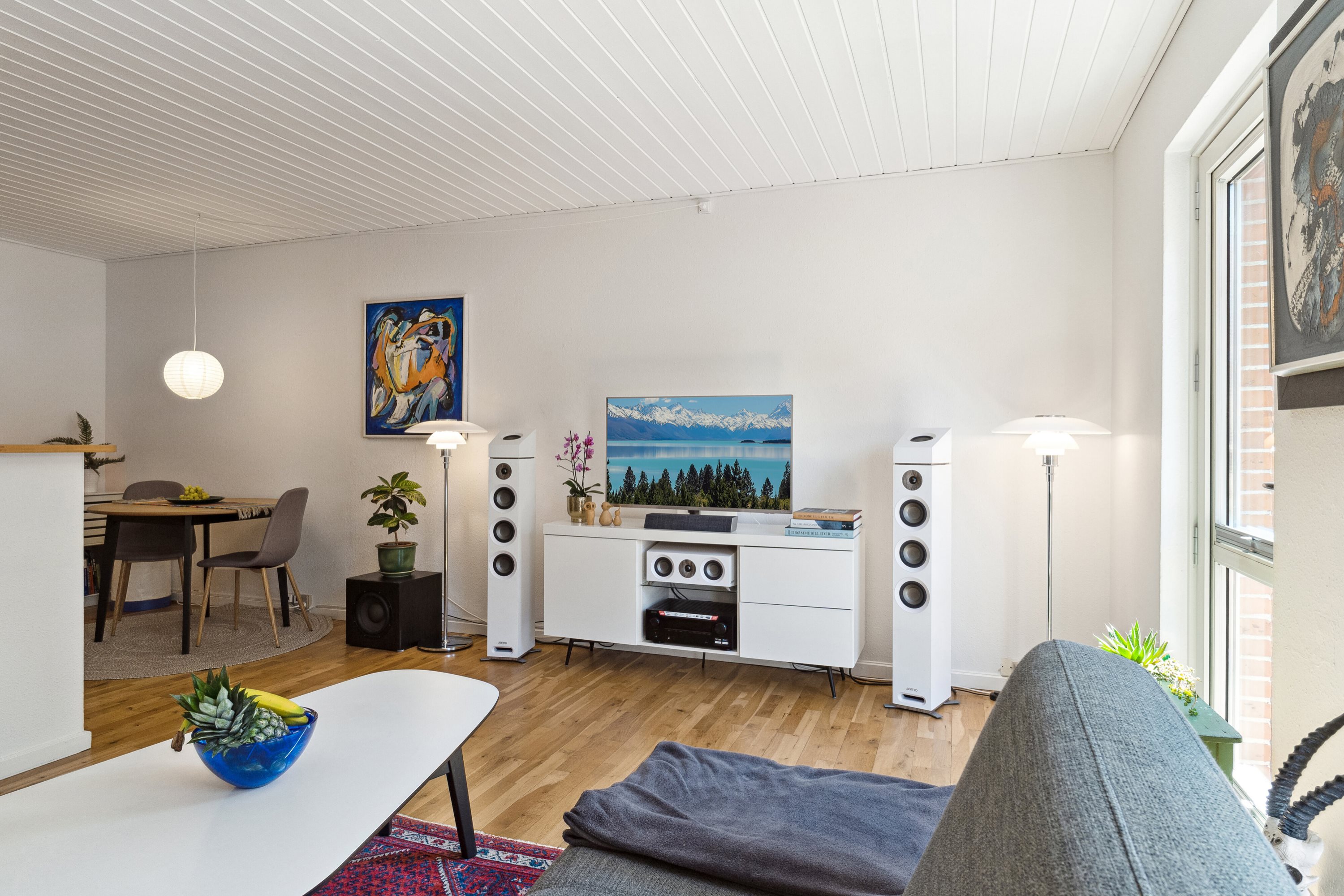 Fremhævet stue billede i fuldskærmstilstand. Billede af Nordre Jernbanevej 13A, st.. th., 3400 Hillerød