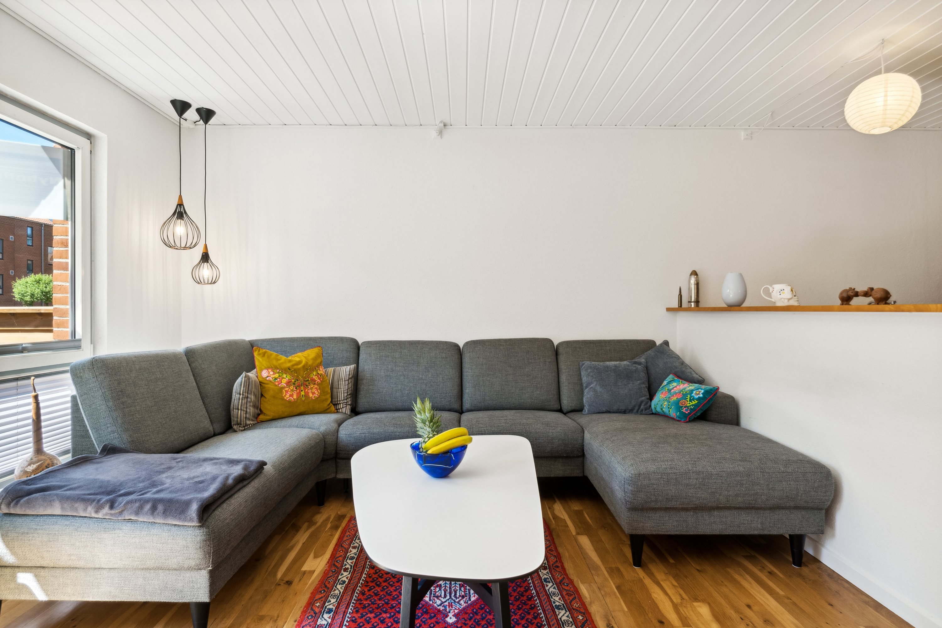 Fremhævet stue billede i fuldskærmstilstand. Billede af Nordre Jernbanevej 13A, st.. th., 3400 Hillerød