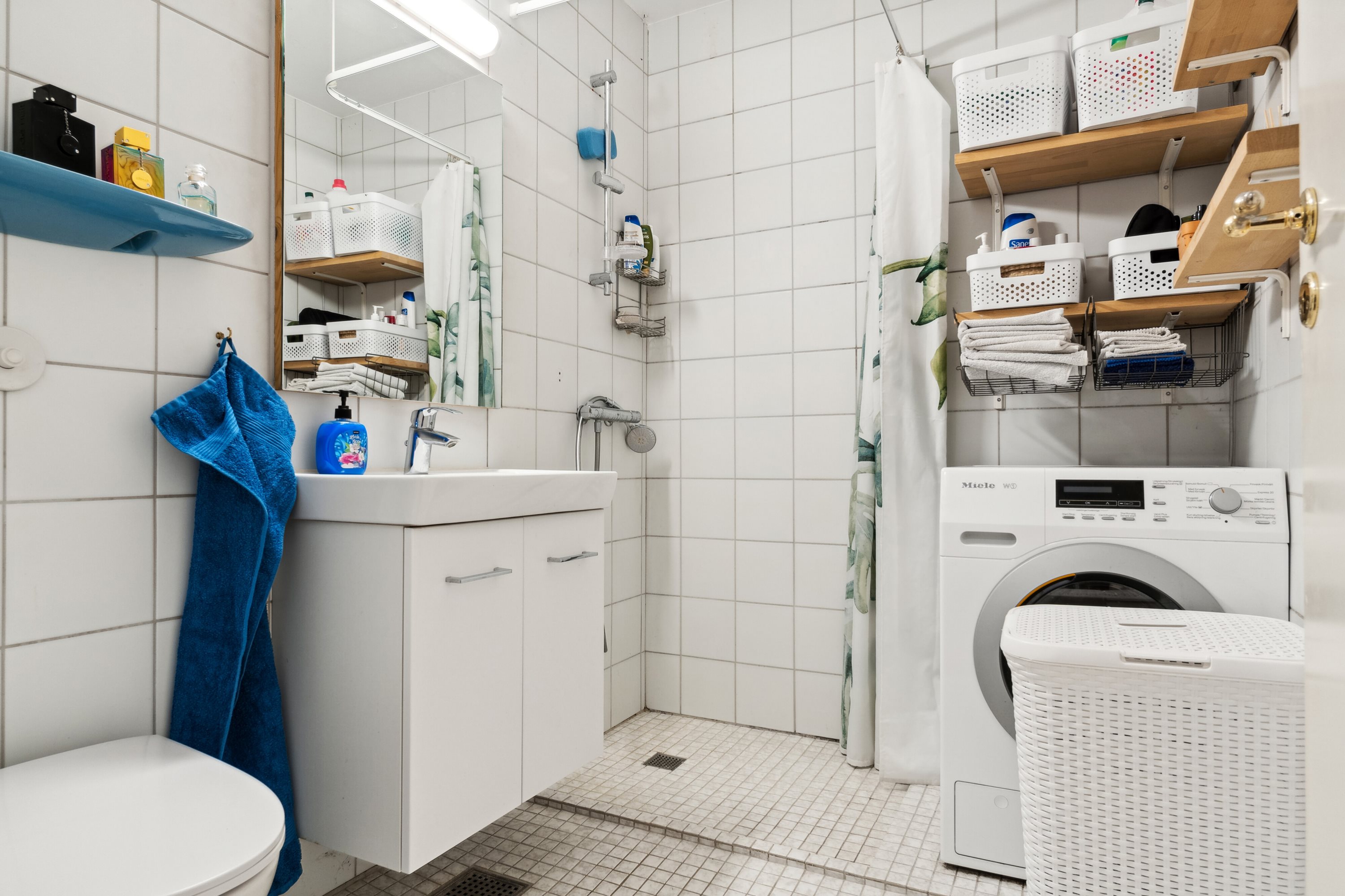 Fremhævet badeværelse billede i fuldskærmstilstand. Billede af Nordre Jernbanevej 13A, st.. th., 3400 Hillerød