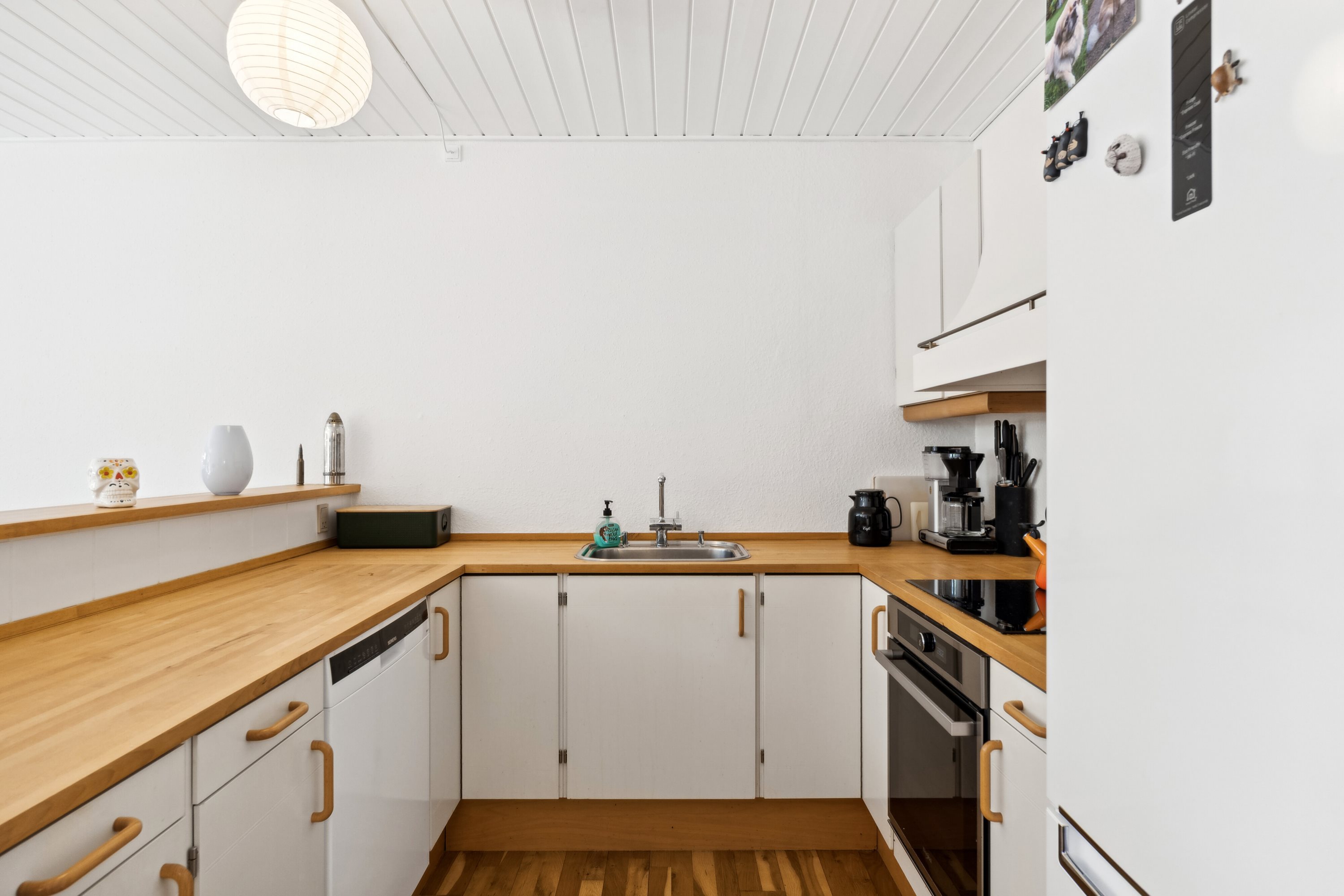 Fremhævet køkken billede i fuldskærmstilstand. Billede af Nordre Jernbanevej 13A, st.. th., 3400 Hillerød