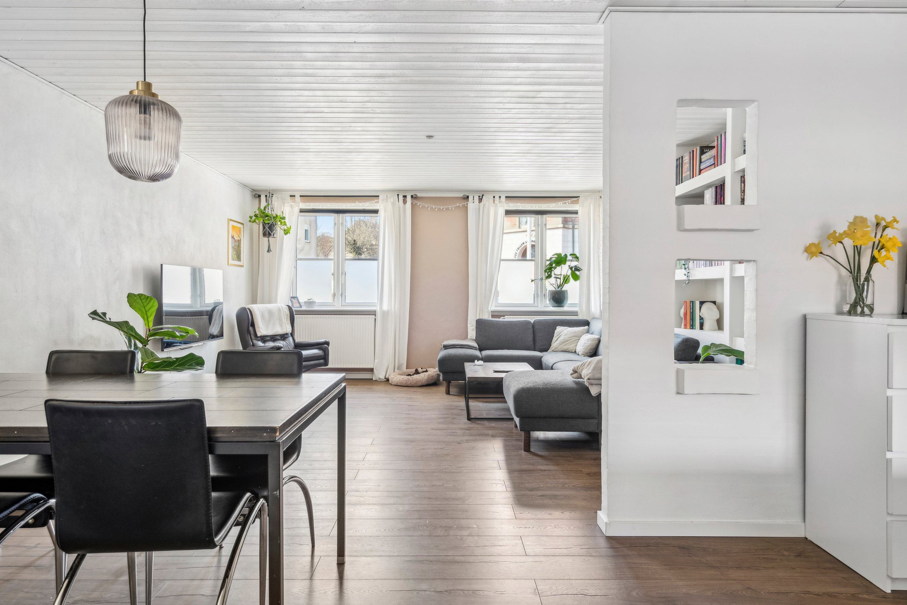 Fremhævet stue billede i fuldskærmstilstand. Billede af Dronningensgade 25A, 9800 Hjørring