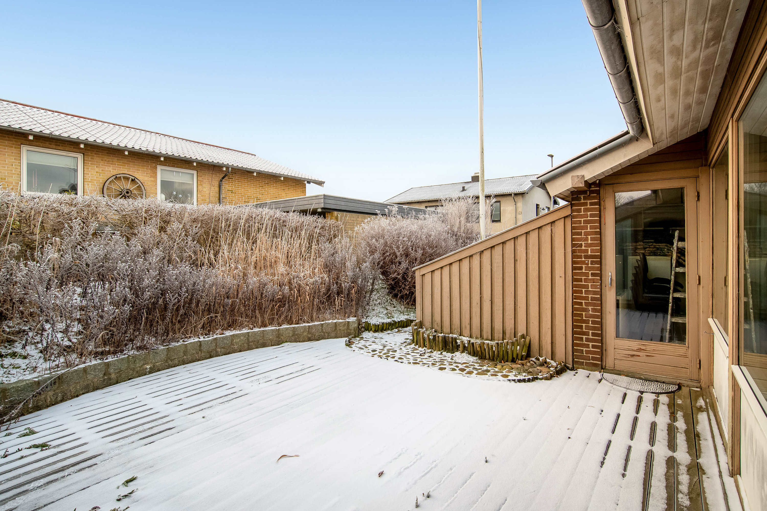 Fremhævet terrasse billede i fuldskærmstilstand. Billede af Søbakken 5, 7620 Lemvig