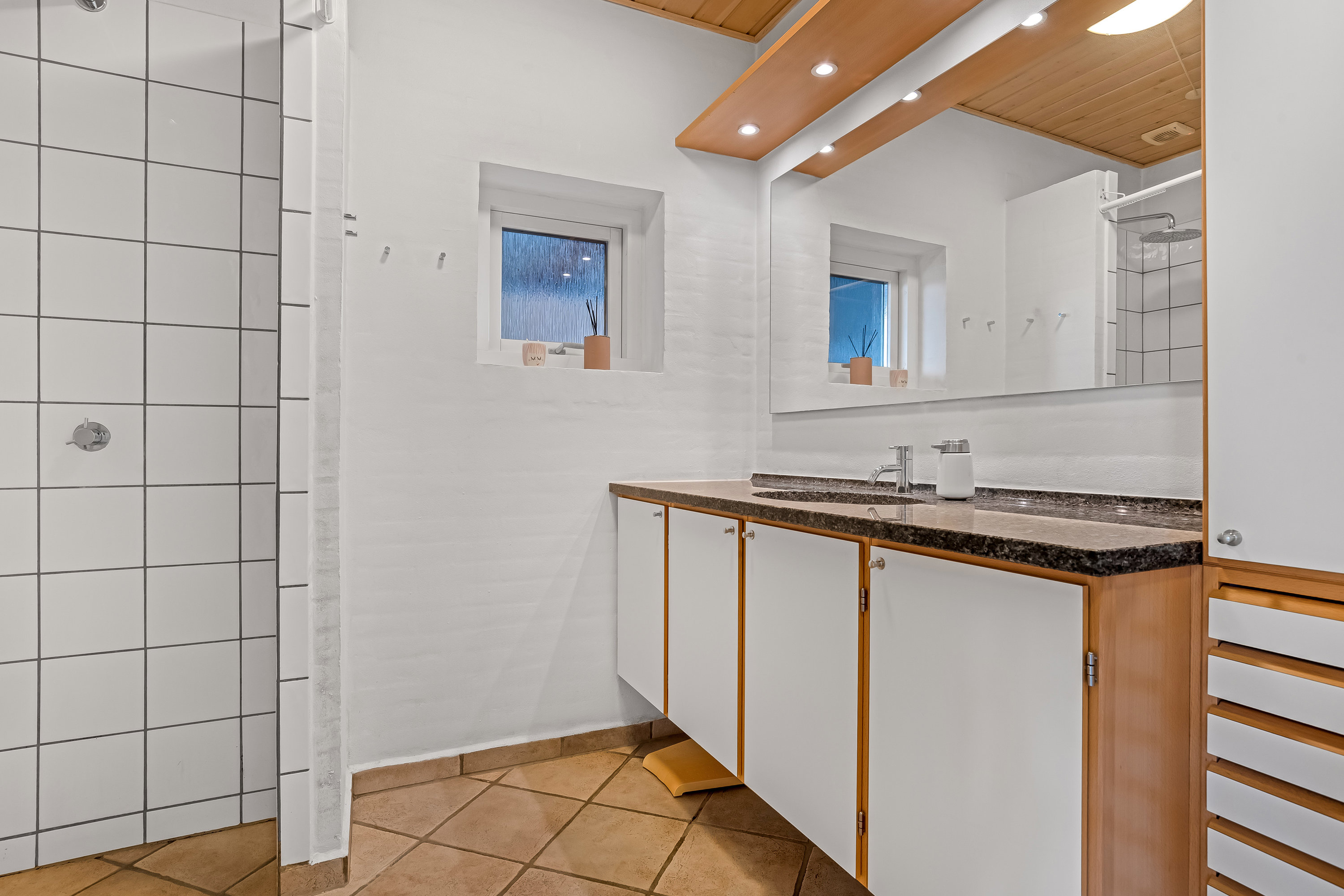 Fremhævet badeværelse billede i fuldskærmstilstand. Billede af Møllevej 11G, 7500 Holstebro