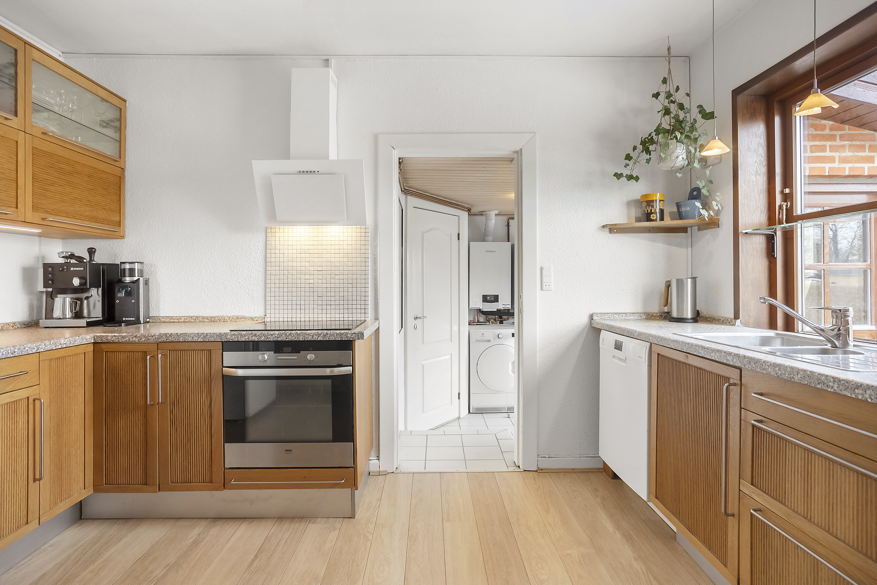 Fremhævet køkken billede i fuldskærmstilstand. Billede af Tværgade 9, 6621 Gesten