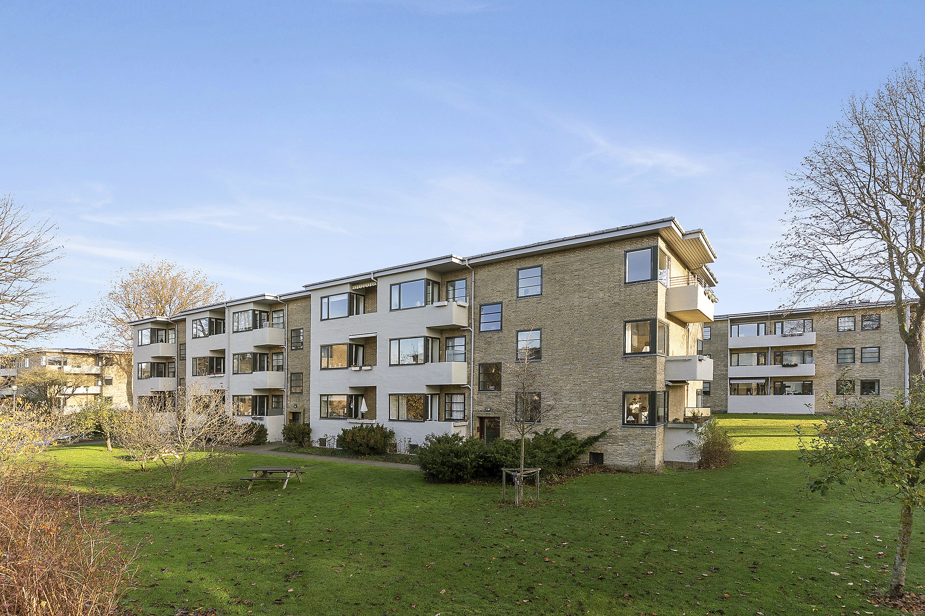 Fremhævet ejendommen billede i fuldskærmstilstand. Billede af Blidahpark 33, 2. th., 2900 Hellerup