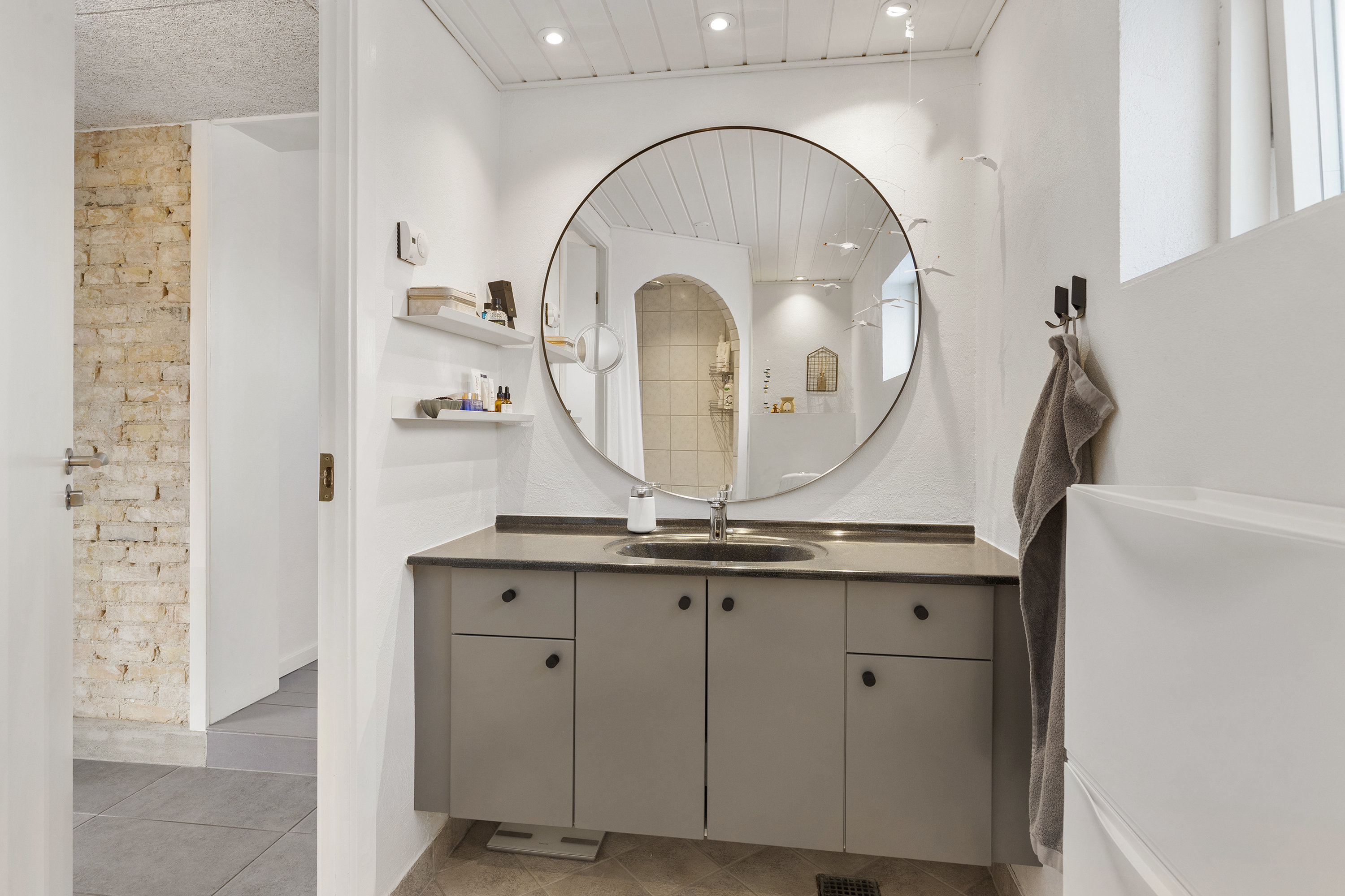 Fremhævet badeværelse billede i fuldskærmstilstand. Billede af Bredgade 20, 9440 Aabybro