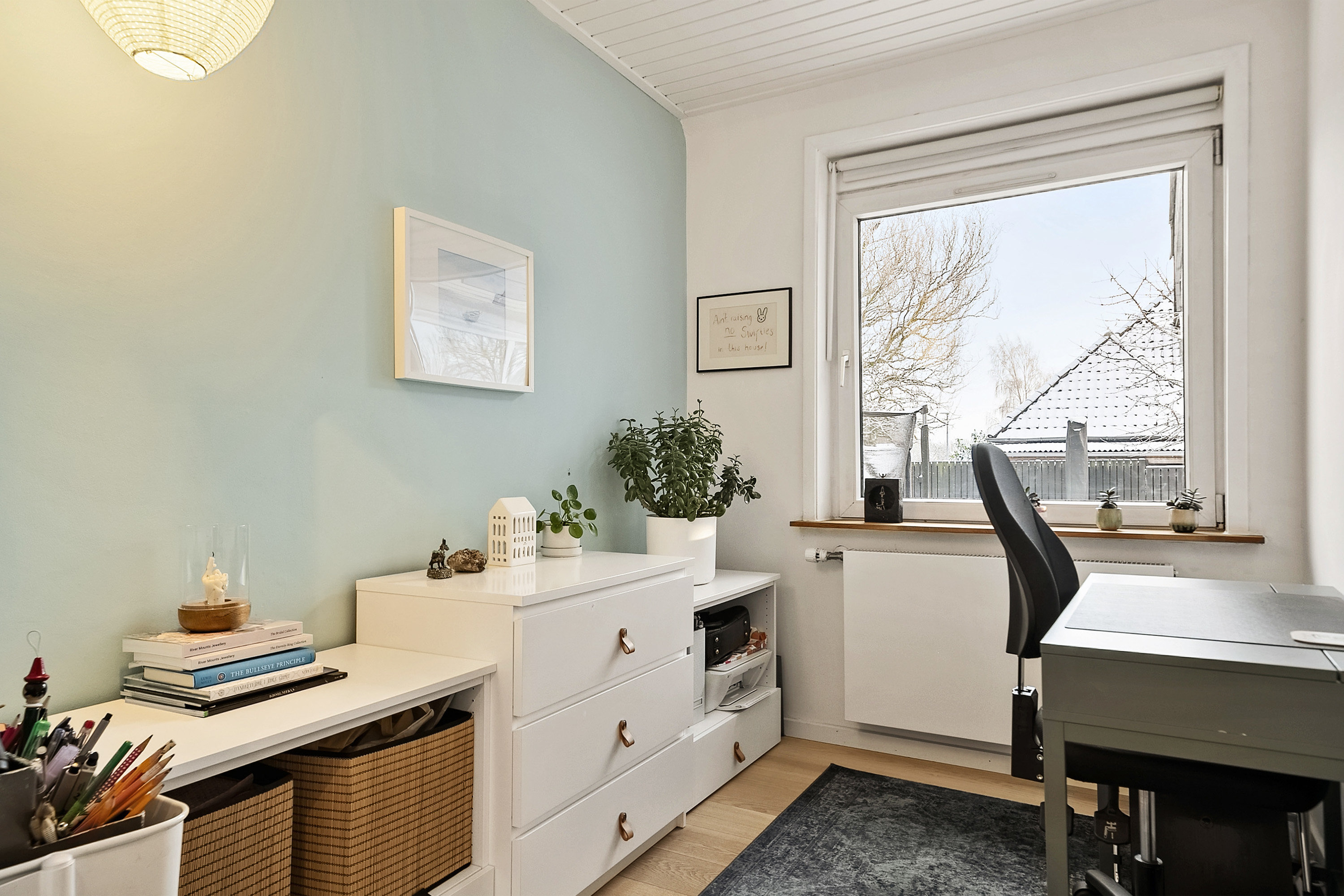 Fremhævet kontor billede i fuldskærmstilstand. Billede af Bakkevænget 15, Risvangen, 8200 Aarhus N