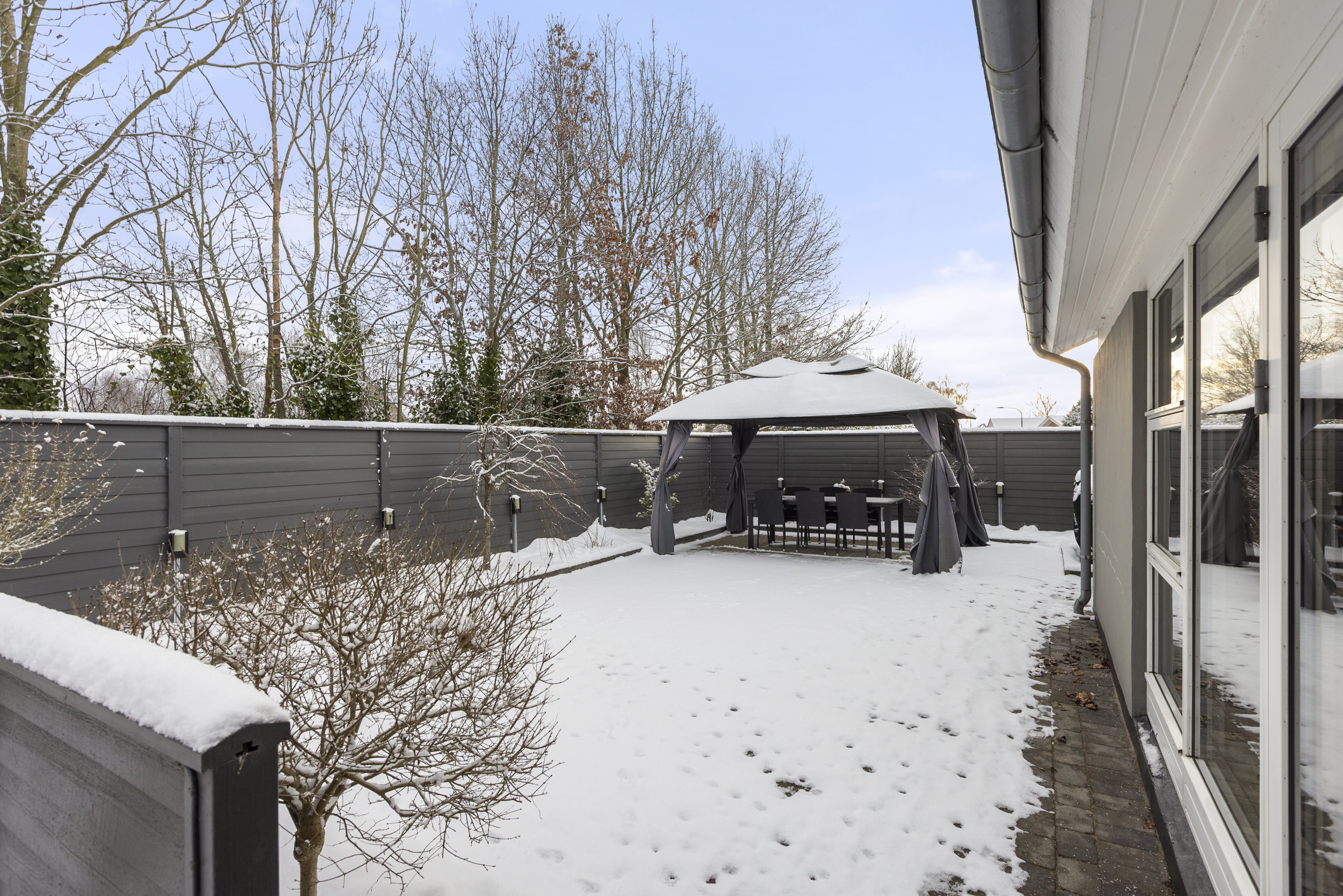 Fremhævet terrasse billede i fuldskærmstilstand. Billede af Agervænget 41, 4293 Dianalund