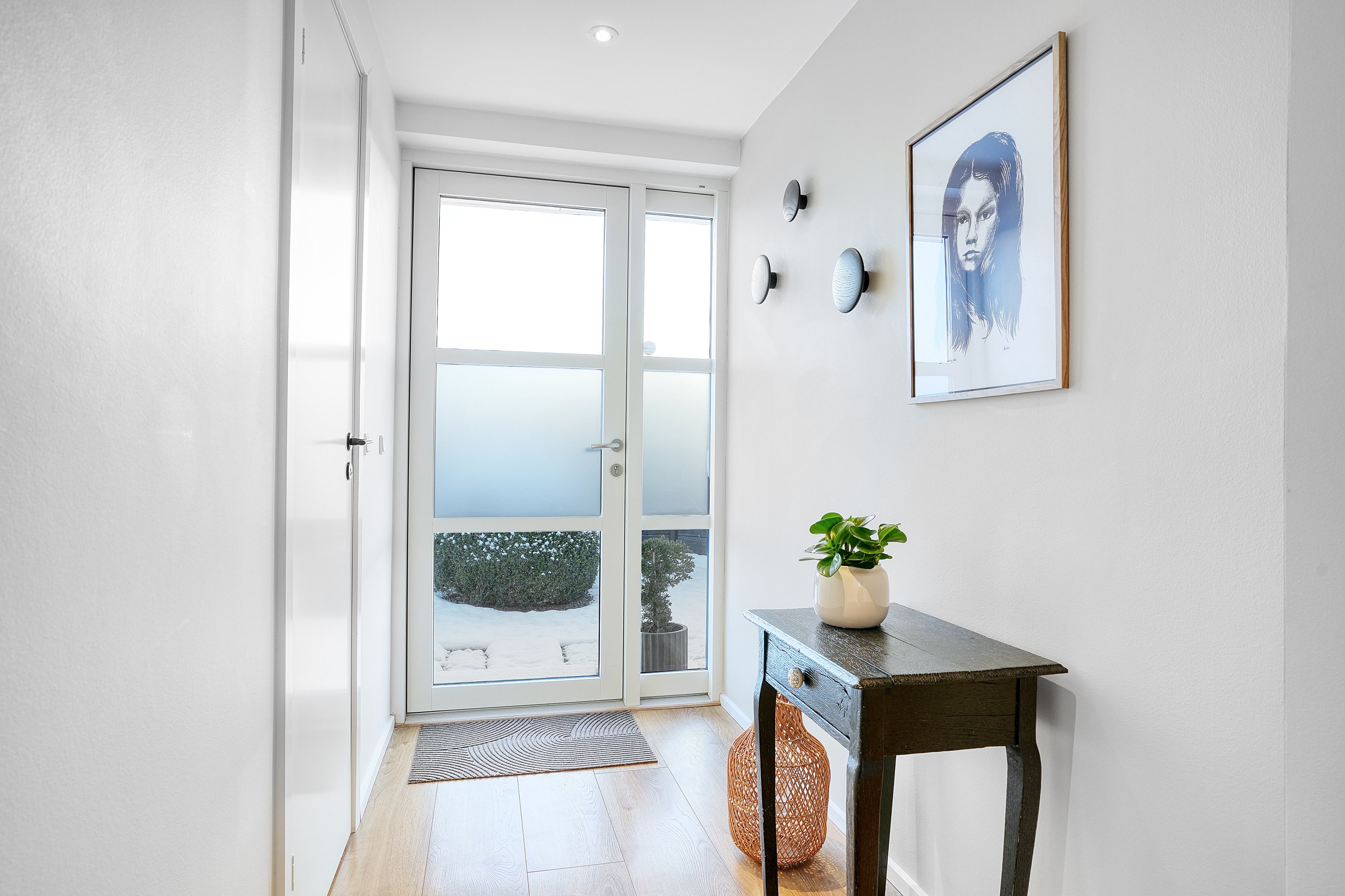 Fremhævet entré billede i fuldskærmstilstand. Billede af Damtoften 5, 2680 Solrød Strand