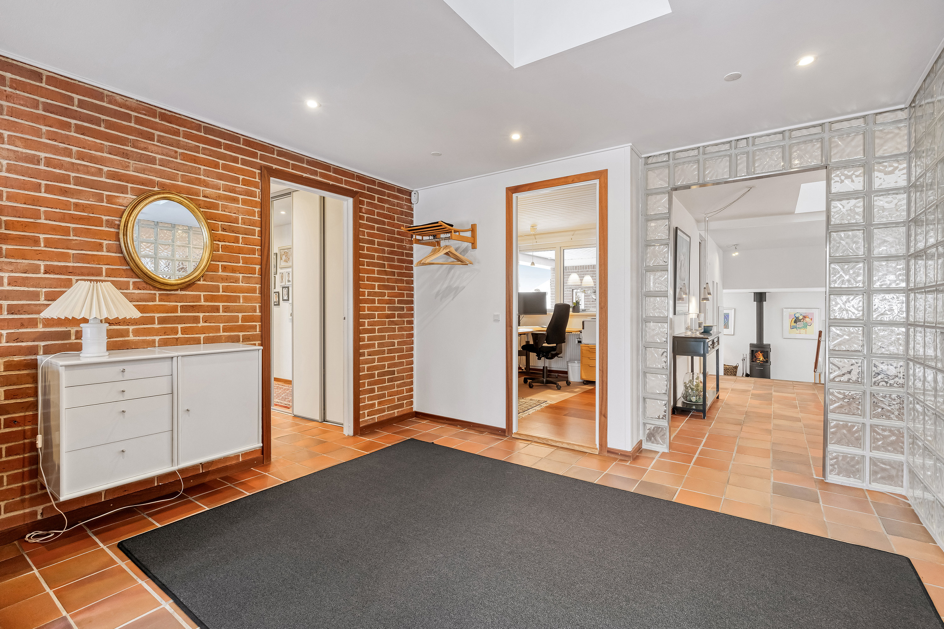 Fremhævet entré billede i fuldskærmstilstand. Billede af Rytterbakken 3, 3650 Ølstykke