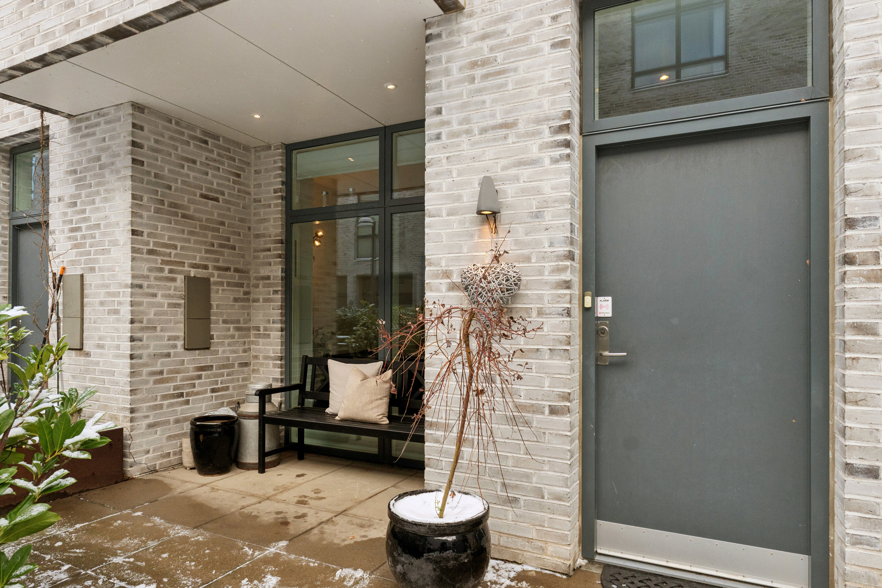 Fremhævet udendørs billede i fuldskærmstilstand. Billede af J.H. Deuntzers Gade 43, 2300 København S