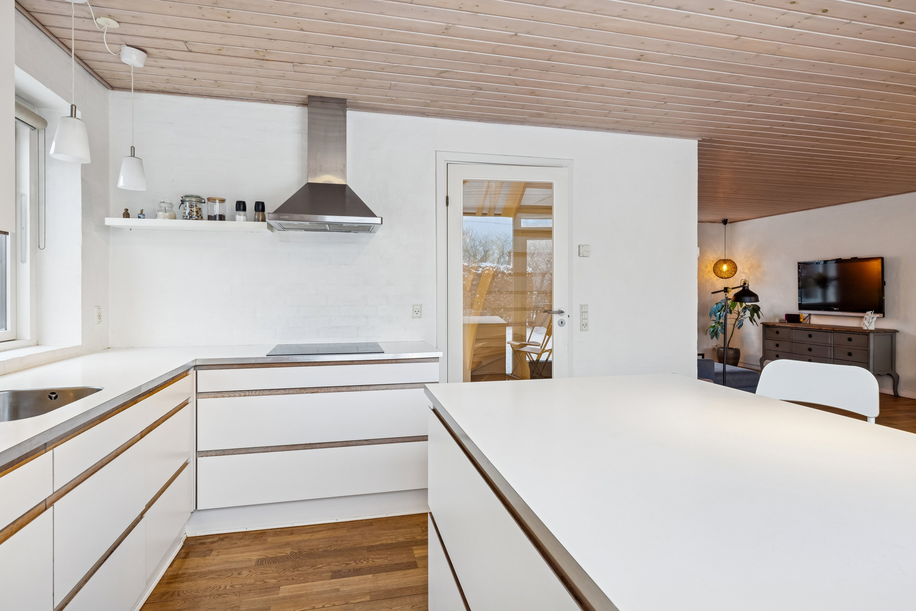 Fremhævet køkken billede i fuldskærmstilstand. Billede af Mælkevejen 7, 8541 Skødstrup