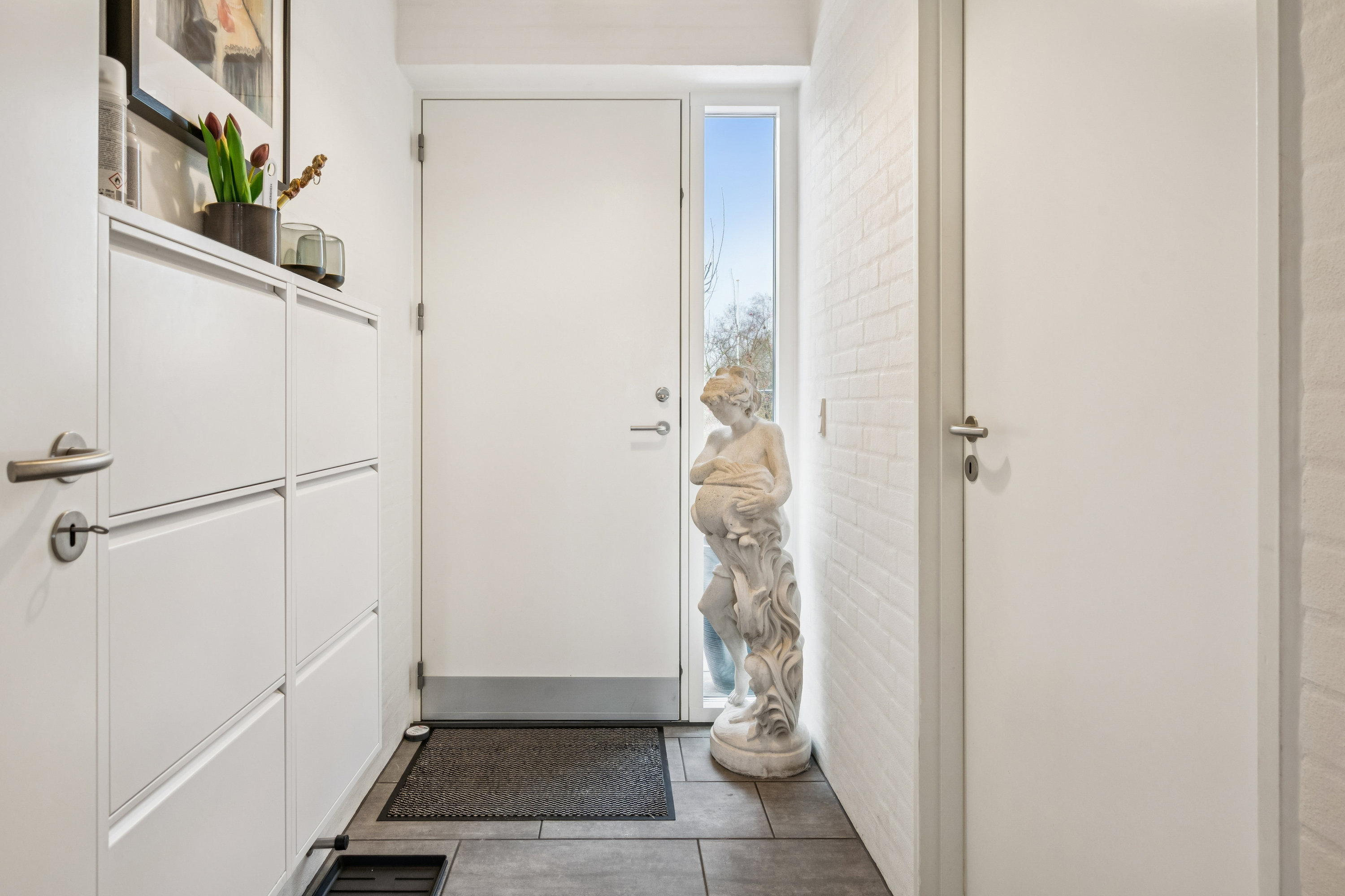 Fremhævet entré billede i fuldskærmstilstand. Billede af Strandvangsvej 21, 8250 Egå