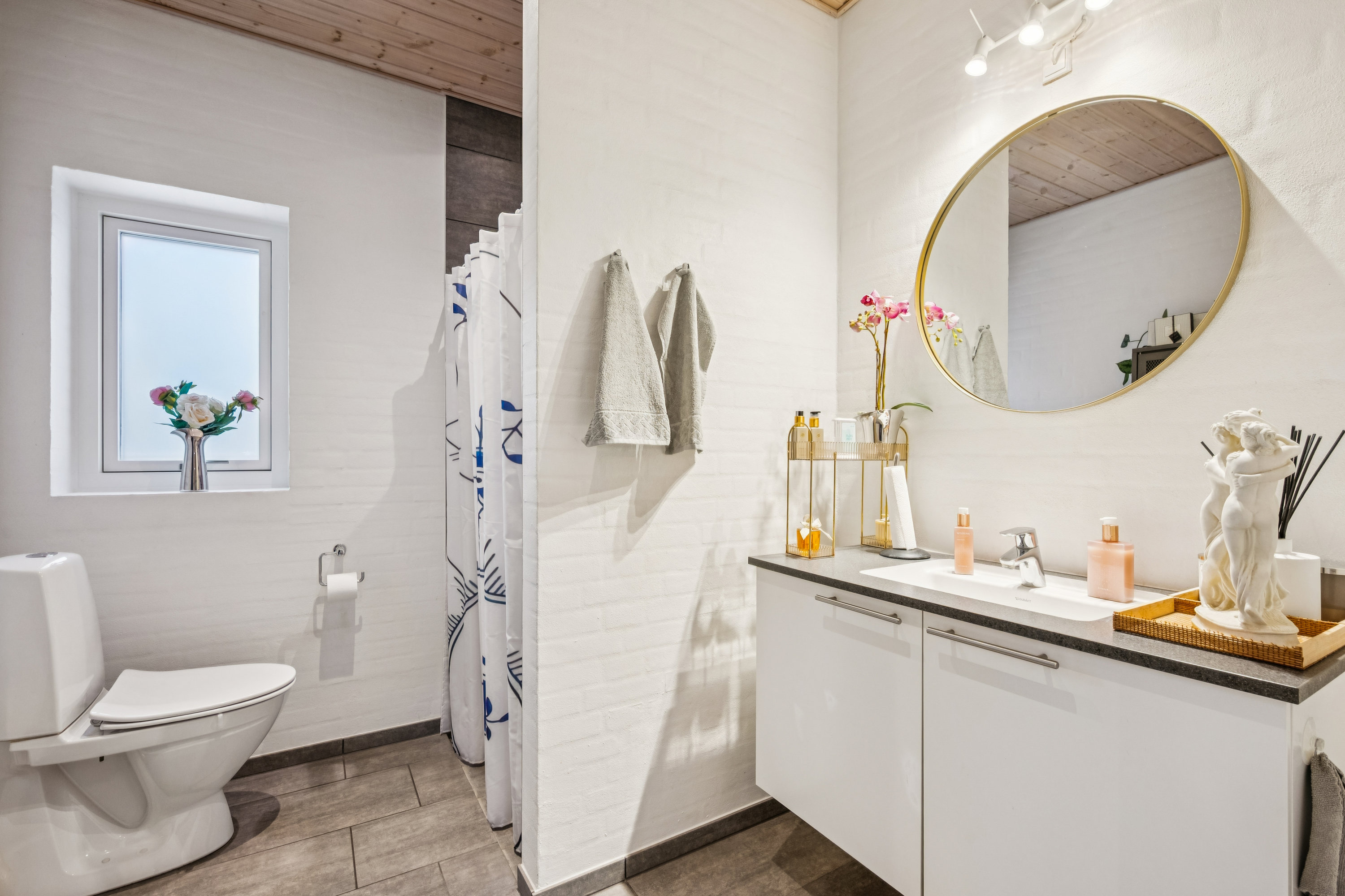 Fremhævet badeværelse billede i fuldskærmstilstand. Billede af Strandvangsvej 21, 8250 Egå