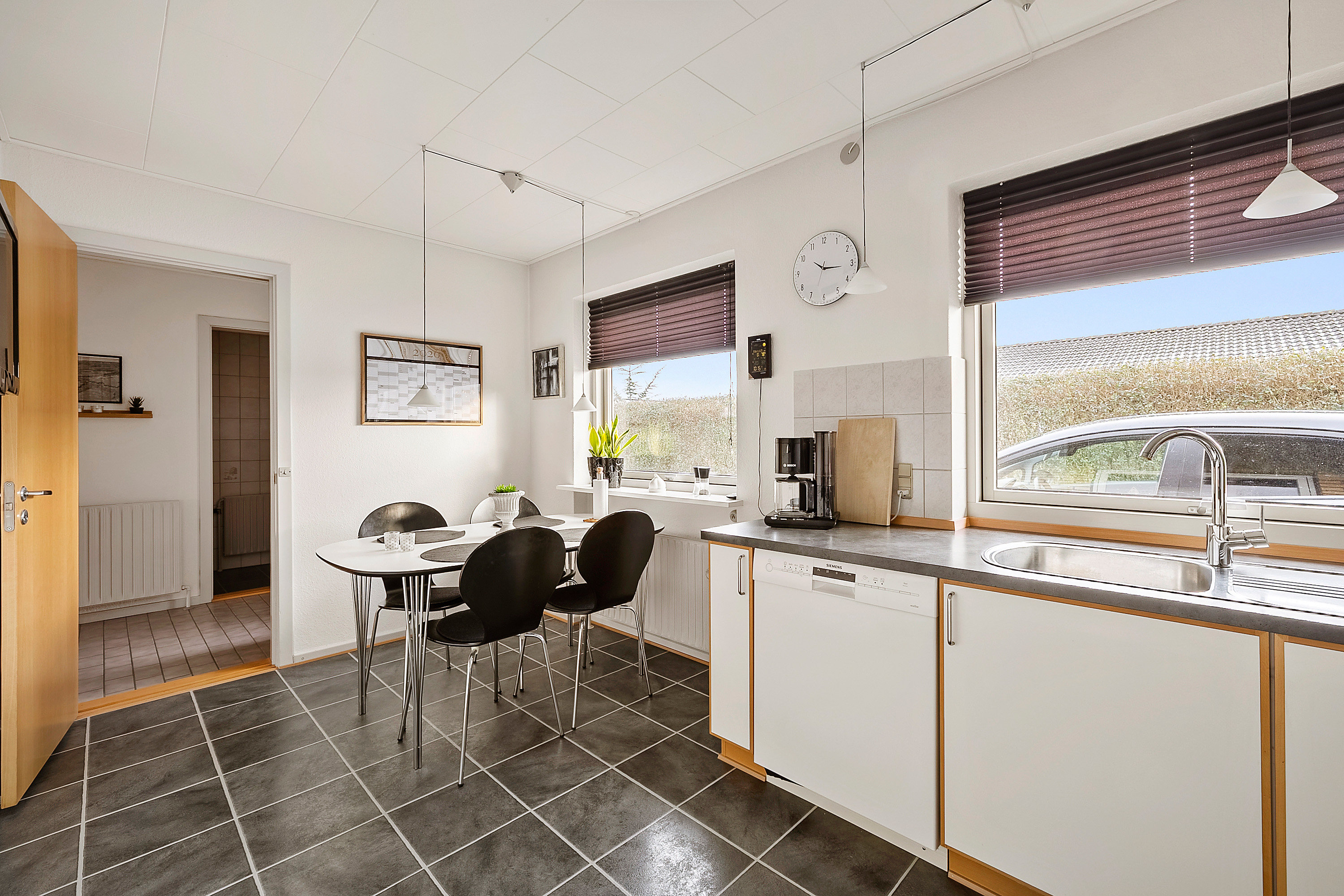 Fremhævet køkken billede i fuldskærmstilstand. Billede af Thorsvej 15, 4220 Korsør