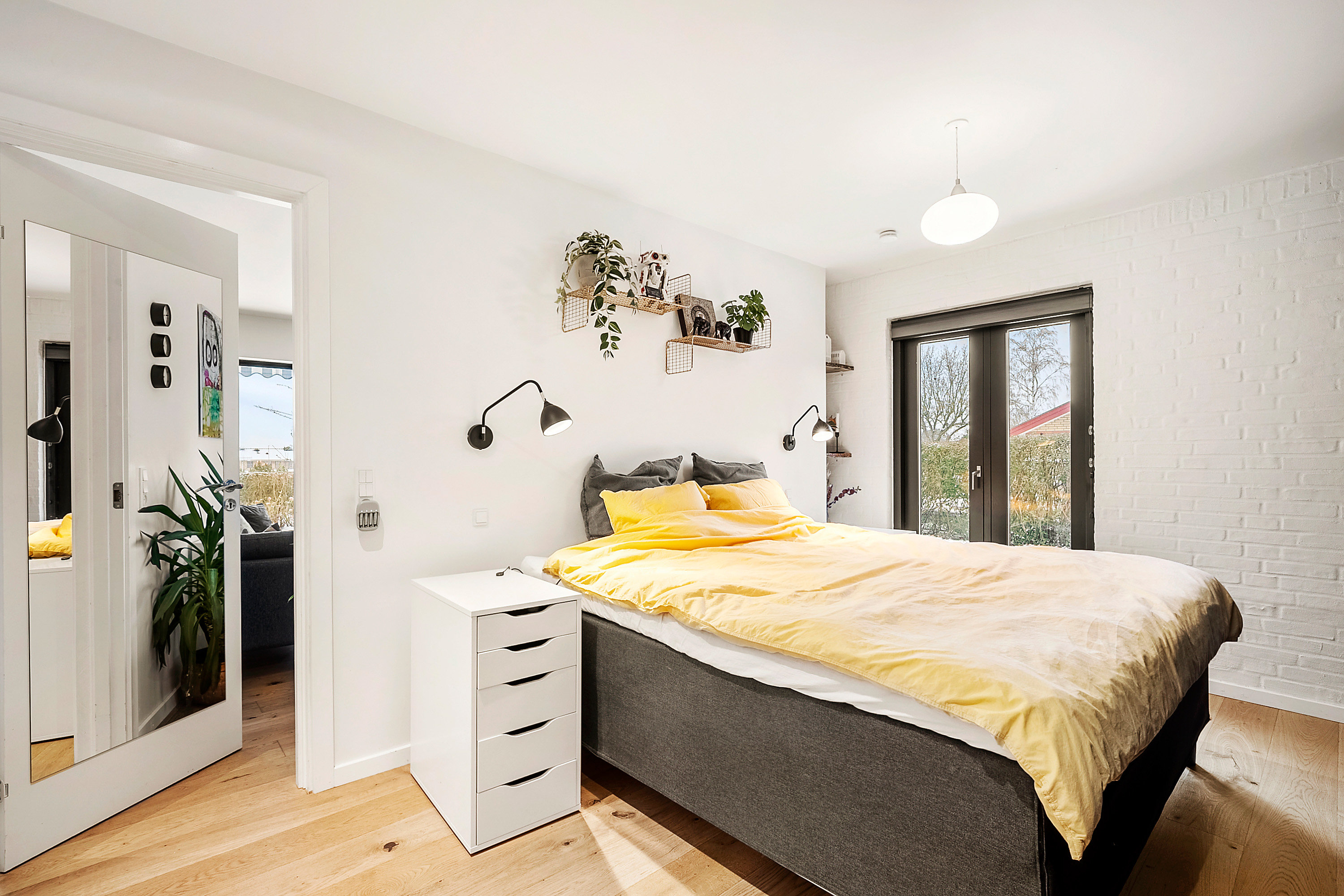 Fremhævet soveværelse billede i fuldskærmstilstand. Billede af Ølunden 17, 5330 Munkebo