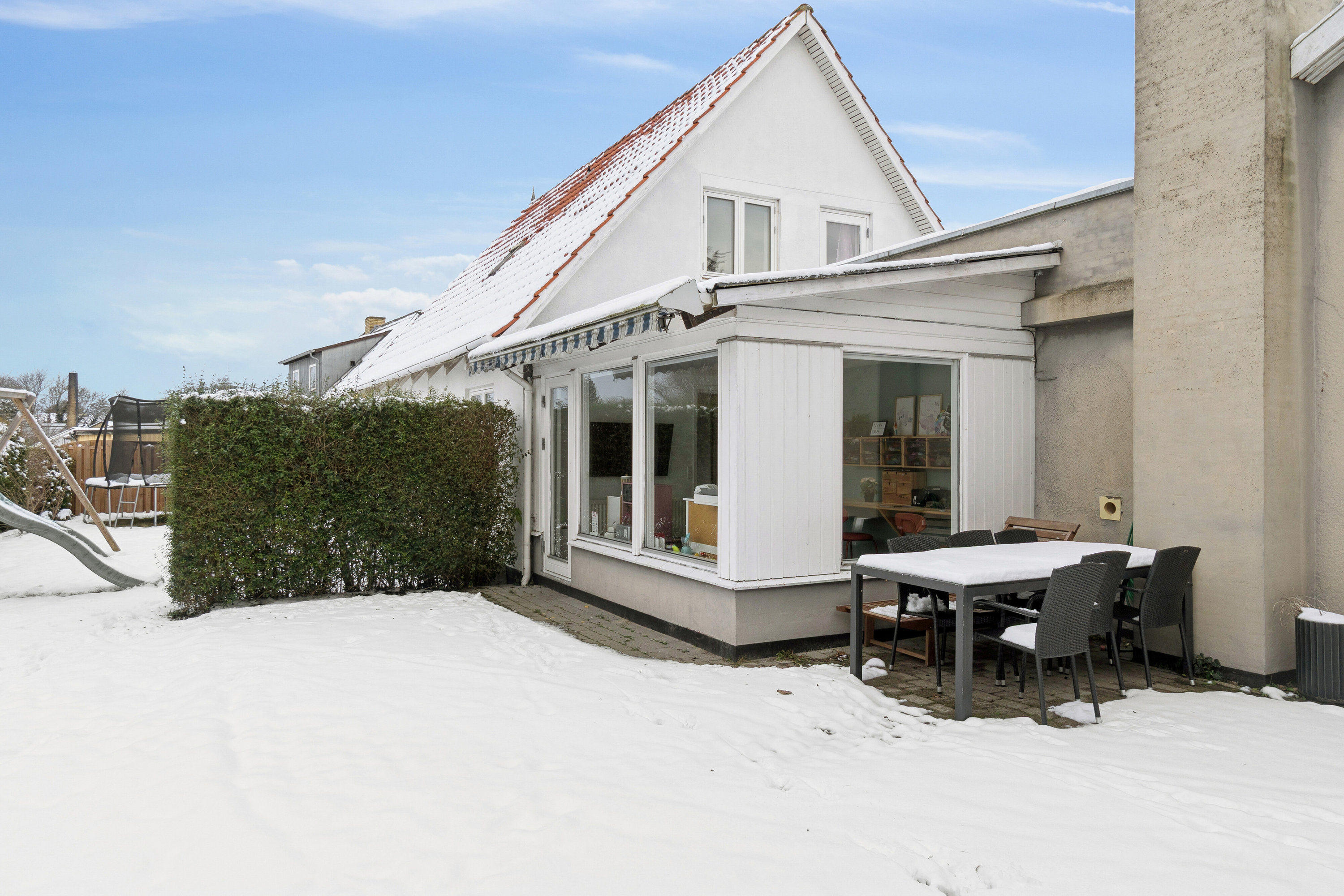 Fremhævet set fra haven billede i fuldskærmstilstand. Billede af Birkevej 1, Ubby, 4490 Jerslev Sjælland