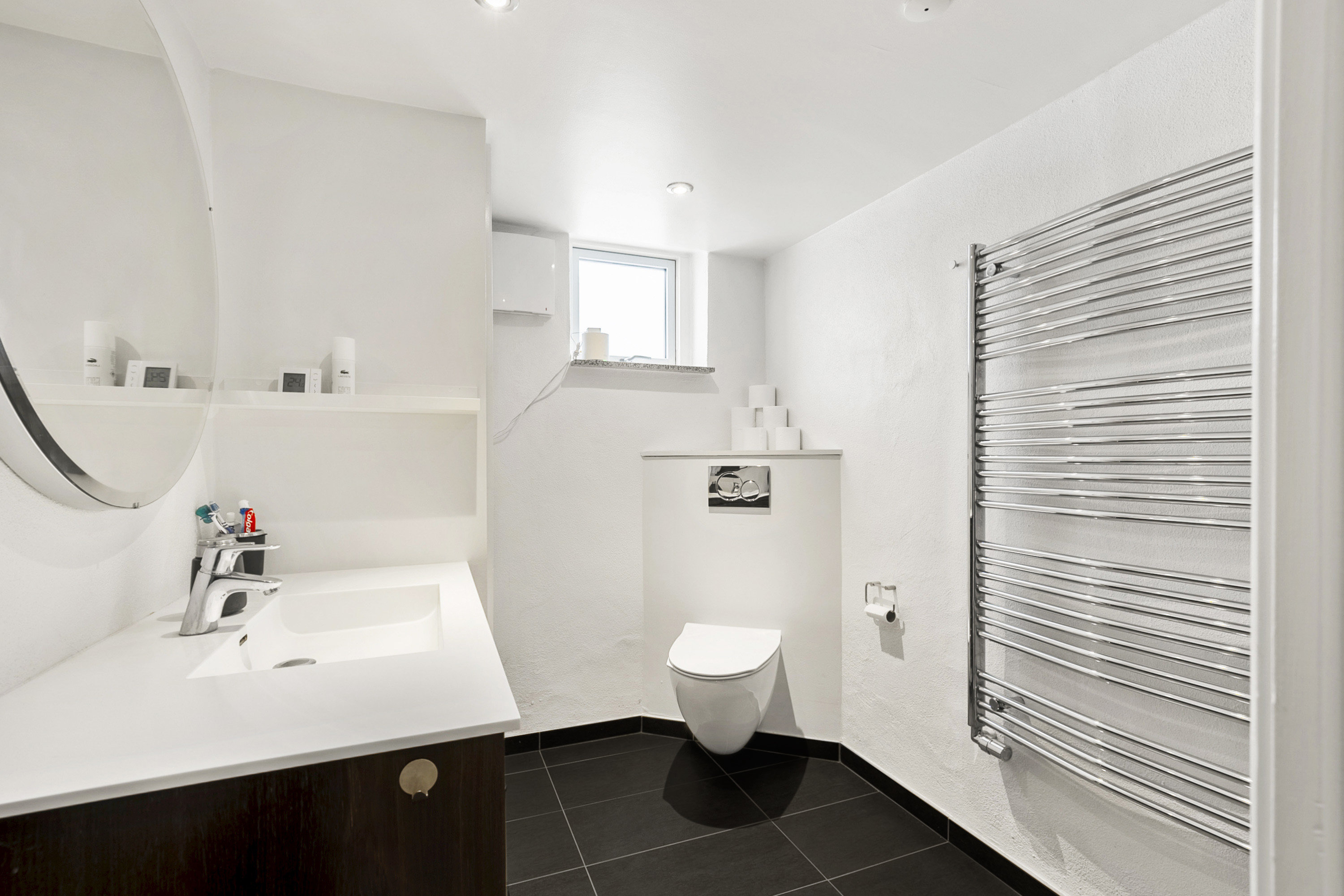 Fremhævet toilet billede i fuldskærmstilstand. Billede af Helsingborggade 27, 5000 Odense C