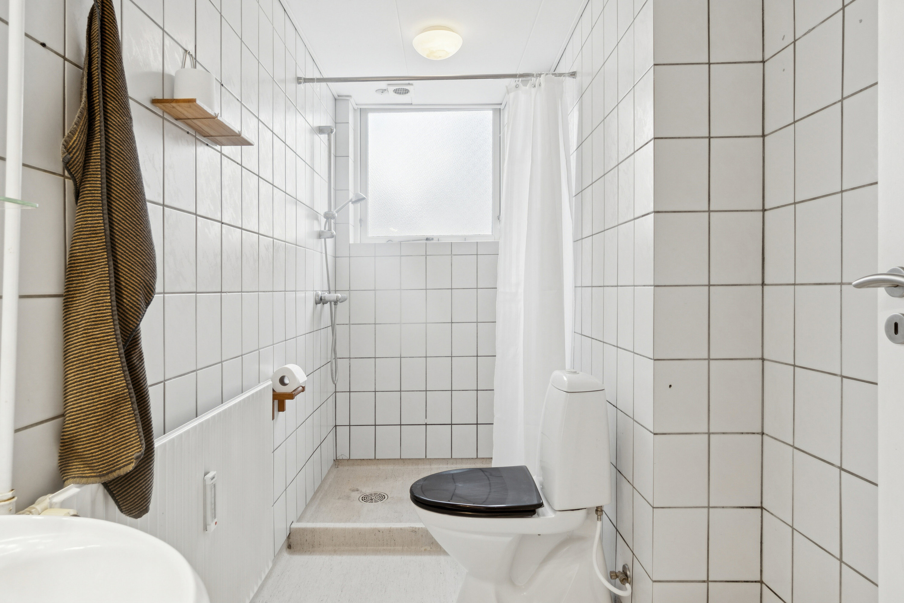 Fremhævet badeværelse billede i fuldskærmstilstand. Billede af Frederiksberggade 48, st.., 8600 Silkeborg